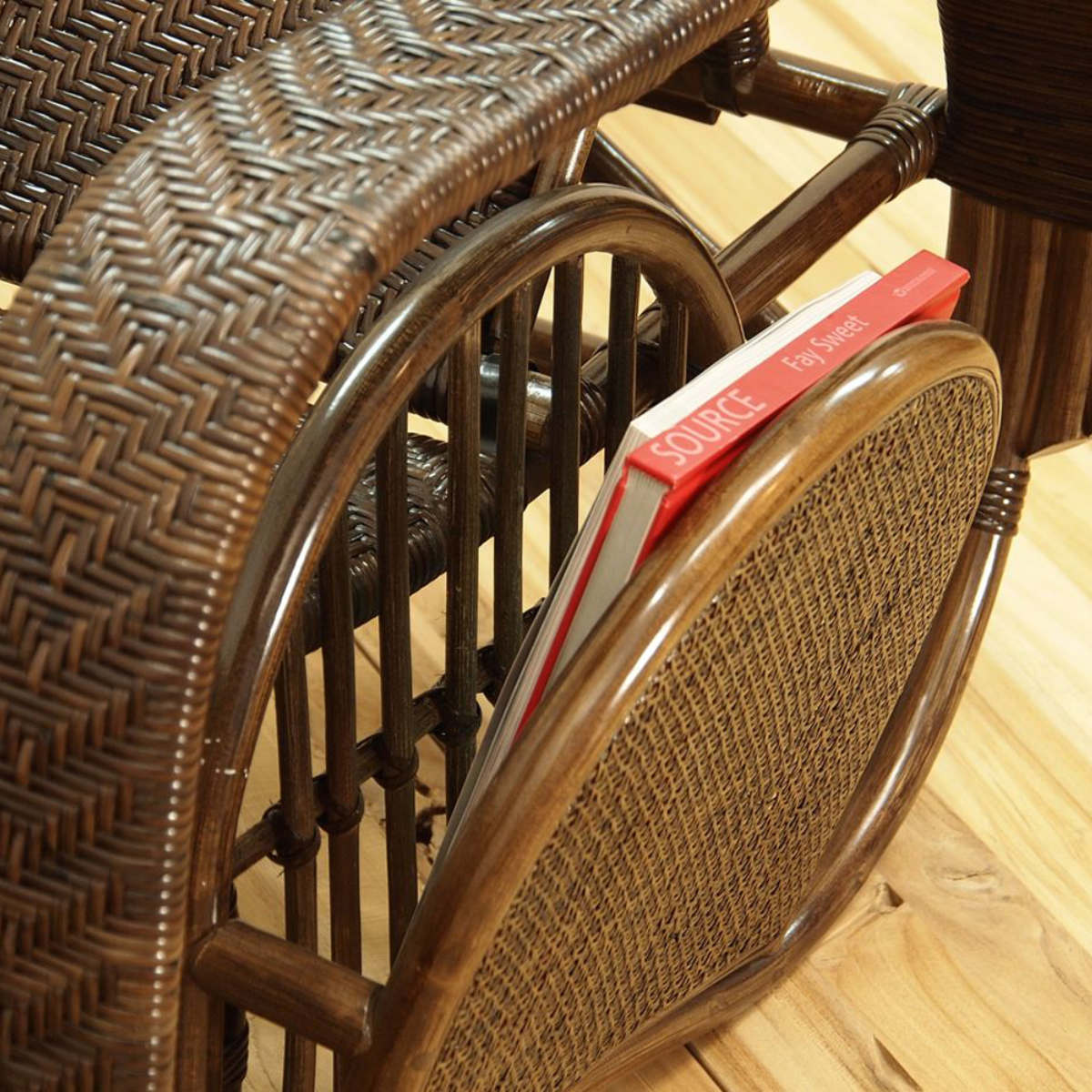 籐 座椅子 フットレスト付 ハイバック 三つ折椅子 ラタン家具 WAHOO 座面高36cm ( 椅子 ラタン ラタン製 籐製 アジアン アジアン家具 折りたたみ マガジンラック付き リクライニングチェア ハンドメイド 手編み ) 【ナチュラル】 ナチュラル