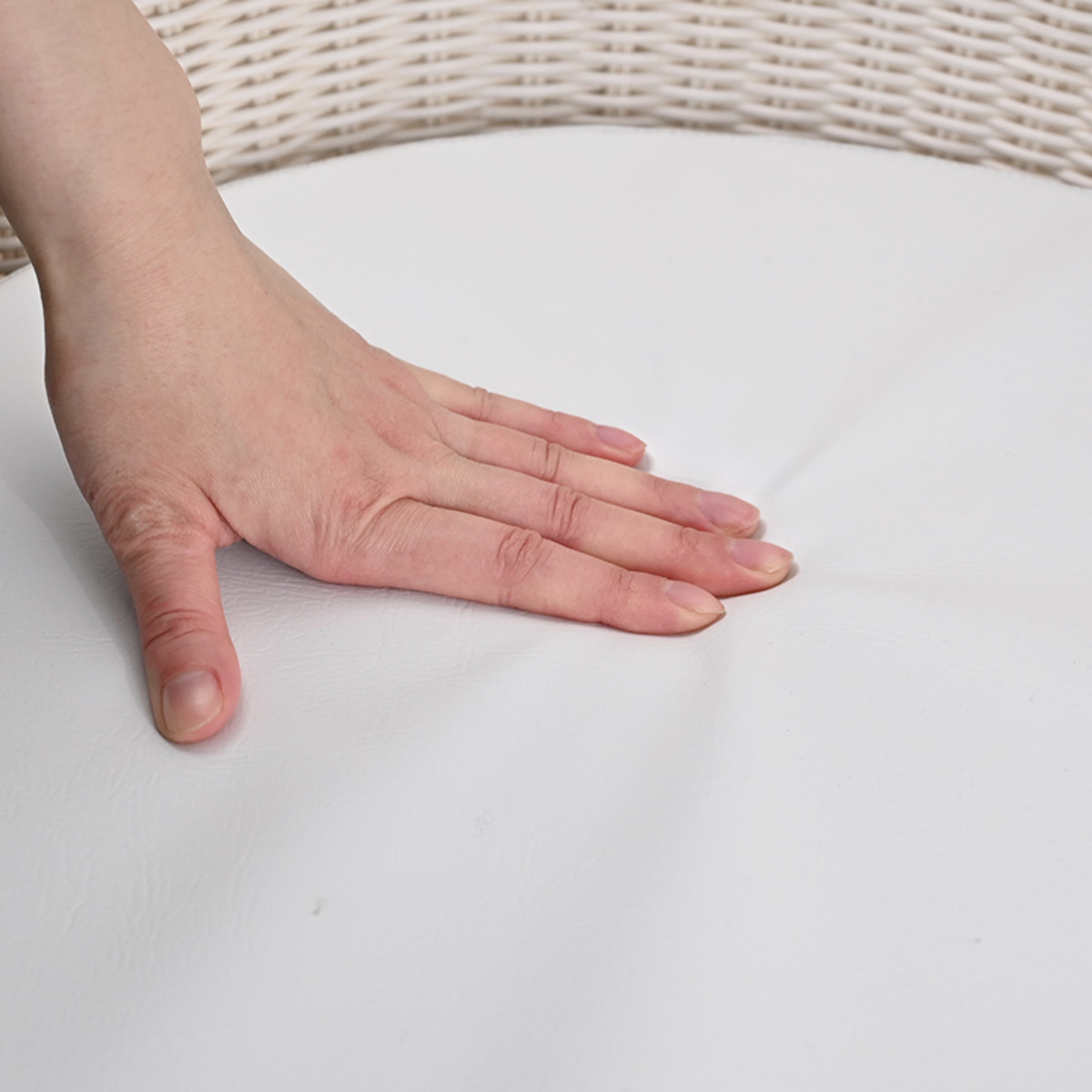 籐 ソファ 幅55cm シングルソファ 1人掛け ラタン製 fiore ( 白家具 ラタン家具 姫系 パーソナルチェア ソファー チェア フィオーレ 椅子 イス チェアー ホワイトウォッシュ 一人用 一人掛 1人 )