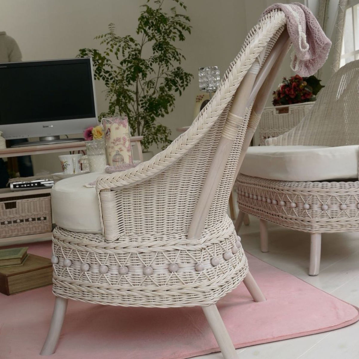 籐 ソファ 幅55cm シングルソファ 1人掛け ラタン製 fiore ( 白家具 ラタン家具 姫系 パーソナルチェア ソファー チェア フィオーレ 椅子 イス チェアー ホワイトウォッシュ 一人用 一人掛 1人 )