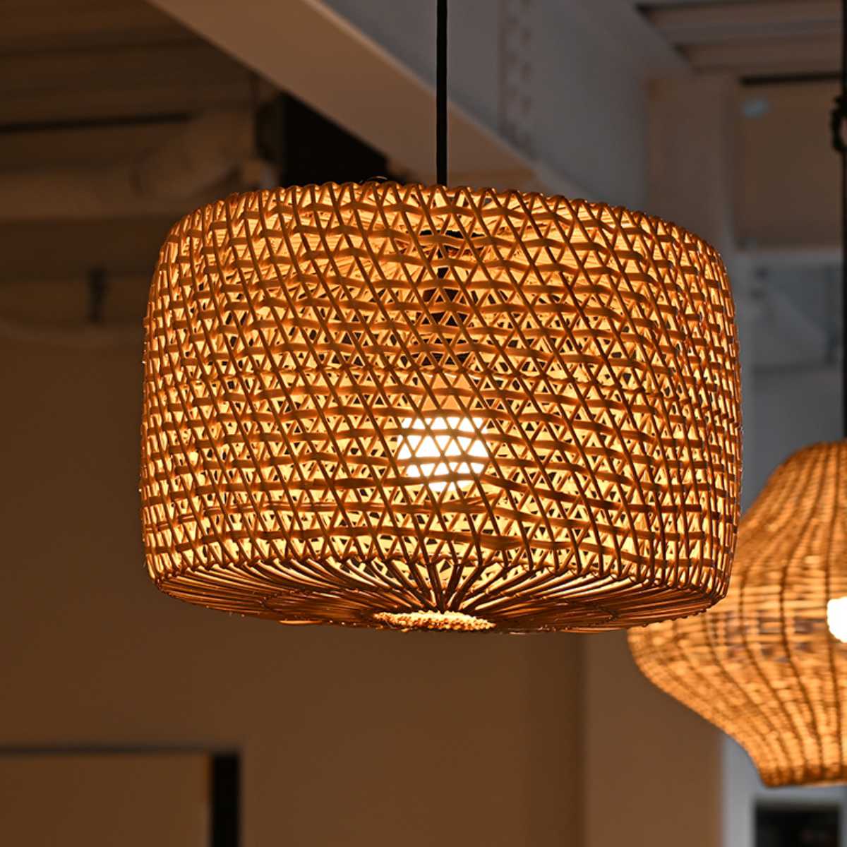 ラタン ランプシェード 円柱 ペンダントランプ 籐 シーリングライト ( 籐製 シェード ペンダントライト シェードのみ 傘 傘のみ おしゃれ 照明 ランプ ライト 天井照明 リゾート 和風 ナチュラル照明 照明器具 アジアン )