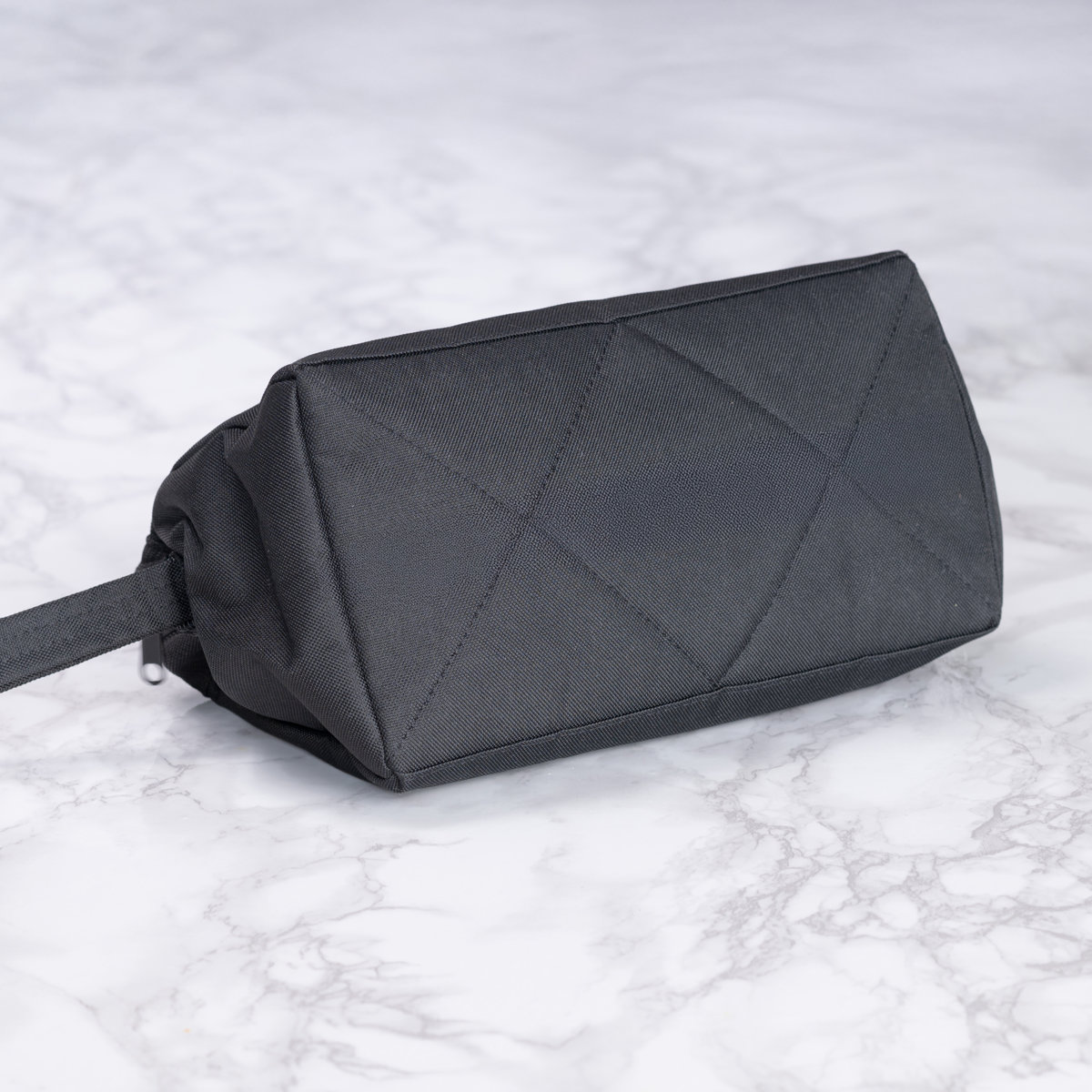 ポーチ 旅行用 大容量 reisenthel TRAVELCOSMETIC ( ライゼンタール トラベルポーチ 化粧ポーチ 収納 旅行 持ち運び トラベル 小物入れ 化粧品 コスメポーチ 仕切り 持ち手付き 洗面道具 バッグインバッグ おしゃれ 自立 大きめ ) 【DOTSWHITE】 DOTSWHITE