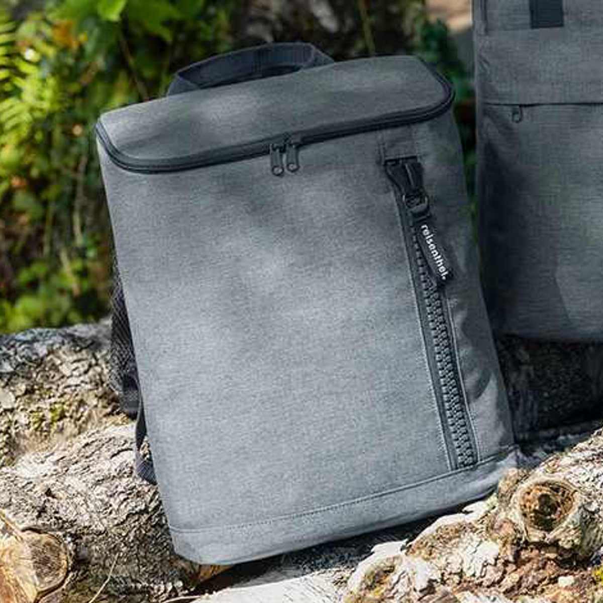 【アウトレット】リュック ライゼンタール OVERNIGHTER BACKPACK M ( reisenthel リュックサック ボックス型 バックパック レディース ツイストシルバー タブレット PC 収納 おしゃれ )