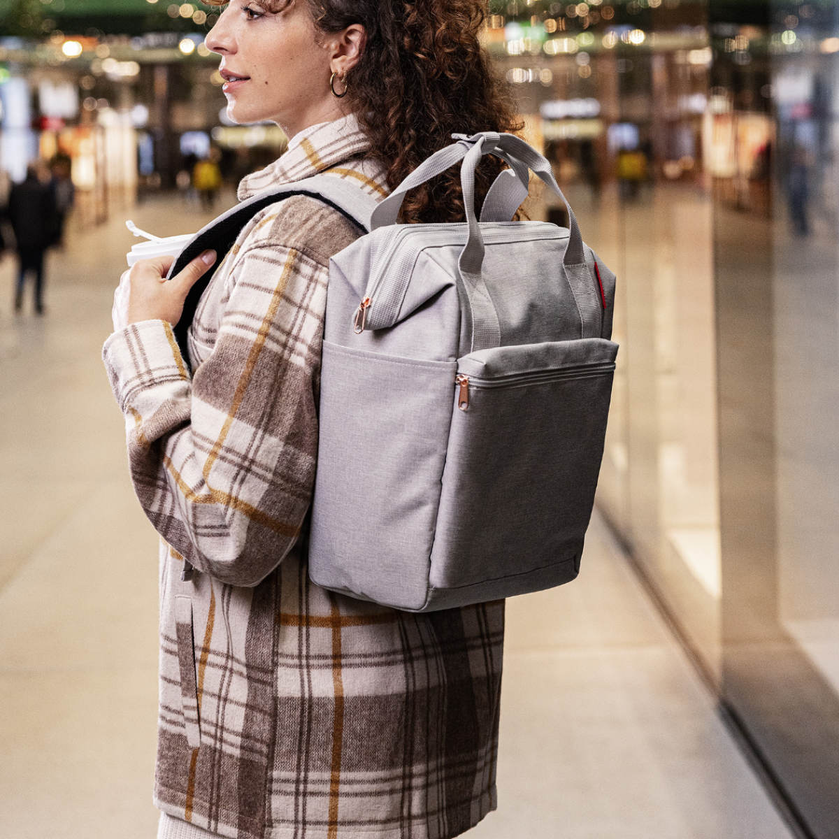 【アウトレット】リュック ライゼンタール ALLROUNDER R ( reisenthel リュックサック バックパック レディース 大人 通勤 通学 ポケット付き キャリーオン バッグ ママバッグ マザーズバッグ 撥水加工 ) 【COFFEE】 COFFEE