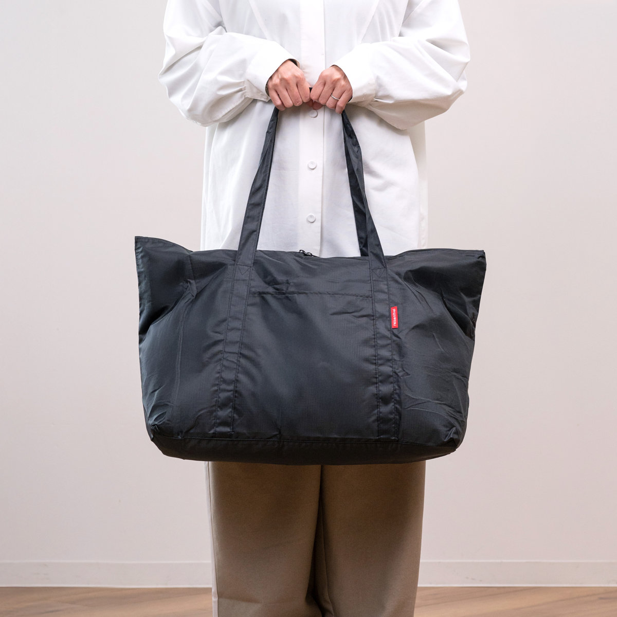 ボストンバッグ reisenthel MINI MAXI TRAVELBAG 30L ( ライゼンタール 大容量 バッグ 美容 学生 美容師 軽量 肩掛け トラベルバッグ 旅行用バッグ サブバッグ ファスナー ポケット コンパクト ) 【DOTSWHITE】 DOTSWHITE