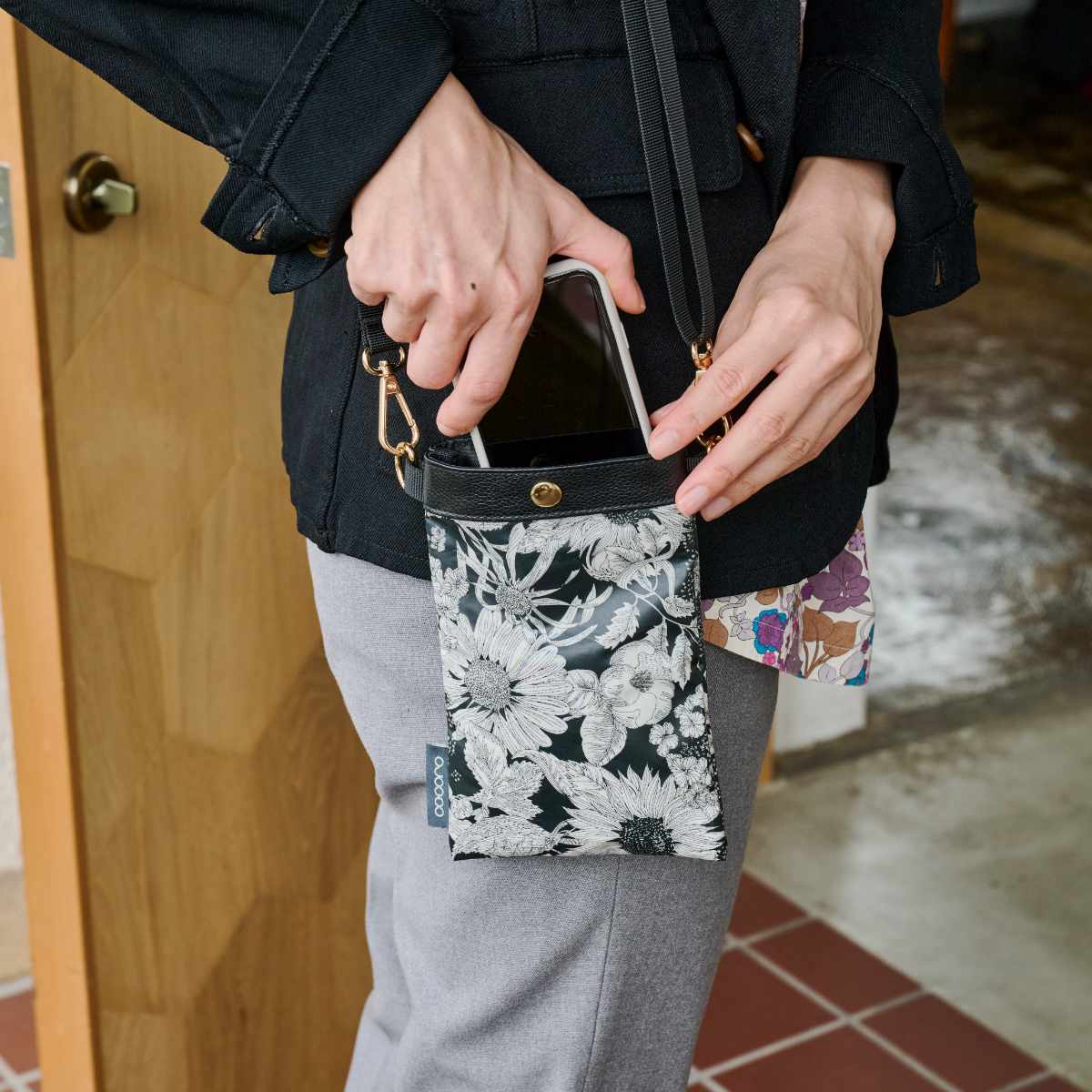 ショッピングカート cocoro ココロ 二輪型 リバティ・ファブリックス スモール ネオ サコッシュ付き エミリー ( キャリーカート カート 2輪 買い物 バッグ 保温 保冷 軽量 取り外し 折りたたみ ショッピング 花柄 プレゼント ) 【ネイビー】 ネイビー