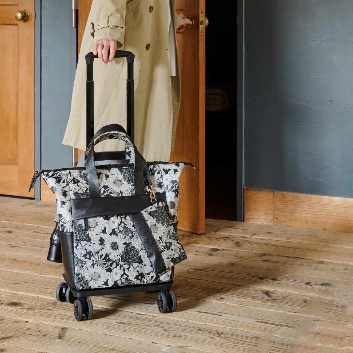 ショッピングカート cocoro ココロ 四輪型 リバティ・ファブリックス スモール ネオ ポーチ付き エミリー ( キャリーカート カート 4輪 買い物 トートバッグ 保温 保冷 軽量 取り外し 折りたたみ 高さ調節 ショッピング 花柄 ) 【ネイビー】 ネイビー