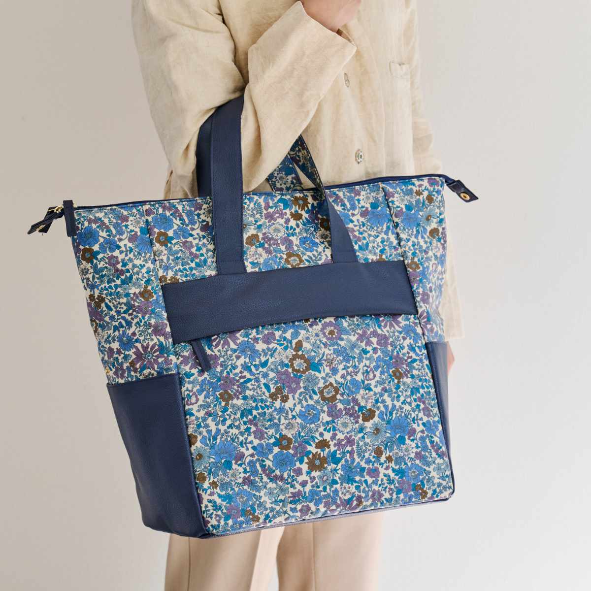 ショッピングカート cocoro ココロ 四輪型 リバティ・ファブリックス スモール ネオ ポーチ付き エミリー ( キャリーカート カート 4輪 買い物 トートバッグ 保温 保冷 軽量 取り外し 折りたたみ 高さ調節 ショッピング 花柄 ) 【ネイビー】 ネイビー