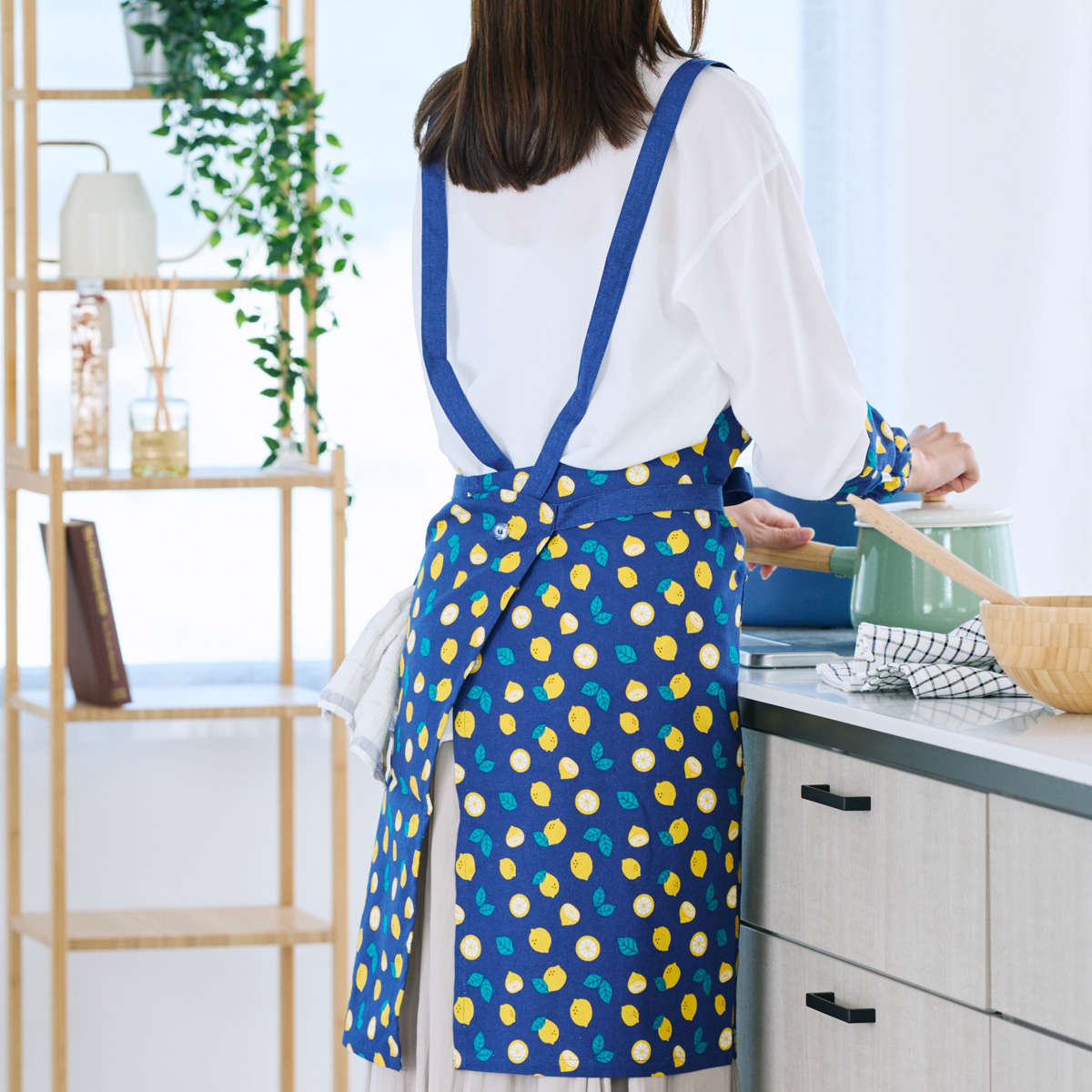 エプロン vieressa エーデ チェスター フルエプロン キッチン 炊事 ( キッチンエプロン 台所エプロン ヴィエレッサ インド綿 ポケット付き ループ付き 胸当てエプロン 大人用 レディース バッククロス 綿 タオルループ おしゃれ ) 【ネイビー】 ネイビー