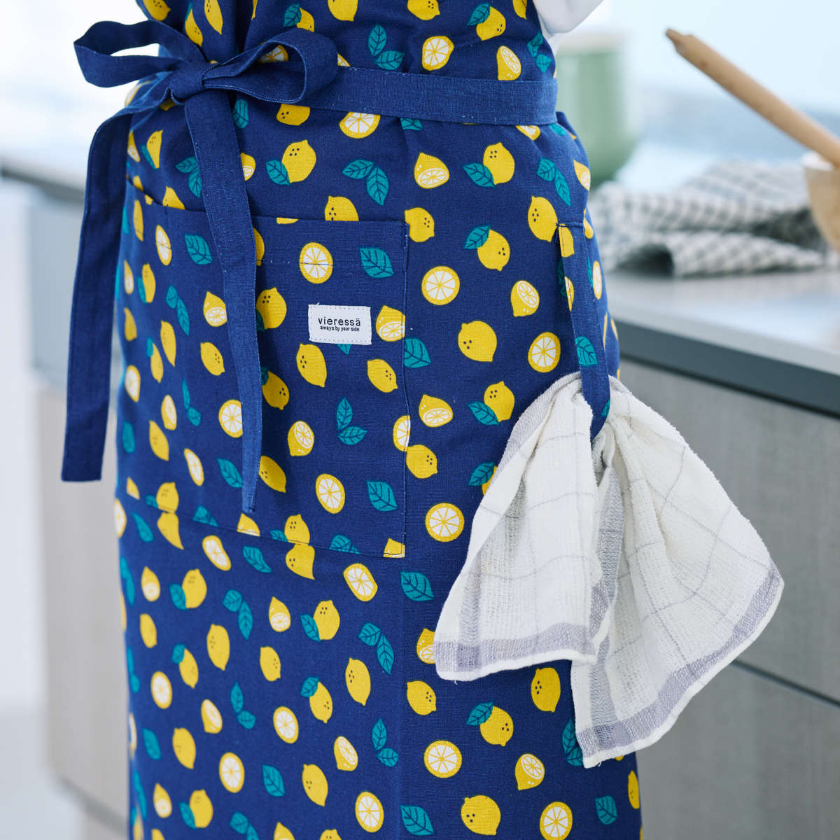 エプロン vieressa エーデ チェスター フルエプロン キッチン 炊事 ( キッチンエプロン 台所エプロン ヴィエレッサ インド綿 ポケット付き ループ付き 胸当てエプロン 大人用 レディース バッククロス 綿 タオルループ おしゃれ ) 【ネイビー】 ネイビー