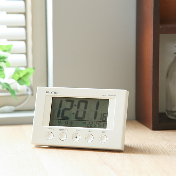 電波時計 置時計 デジタル 目覚まし時計 温度・湿度・カレンダー表示 4 ...