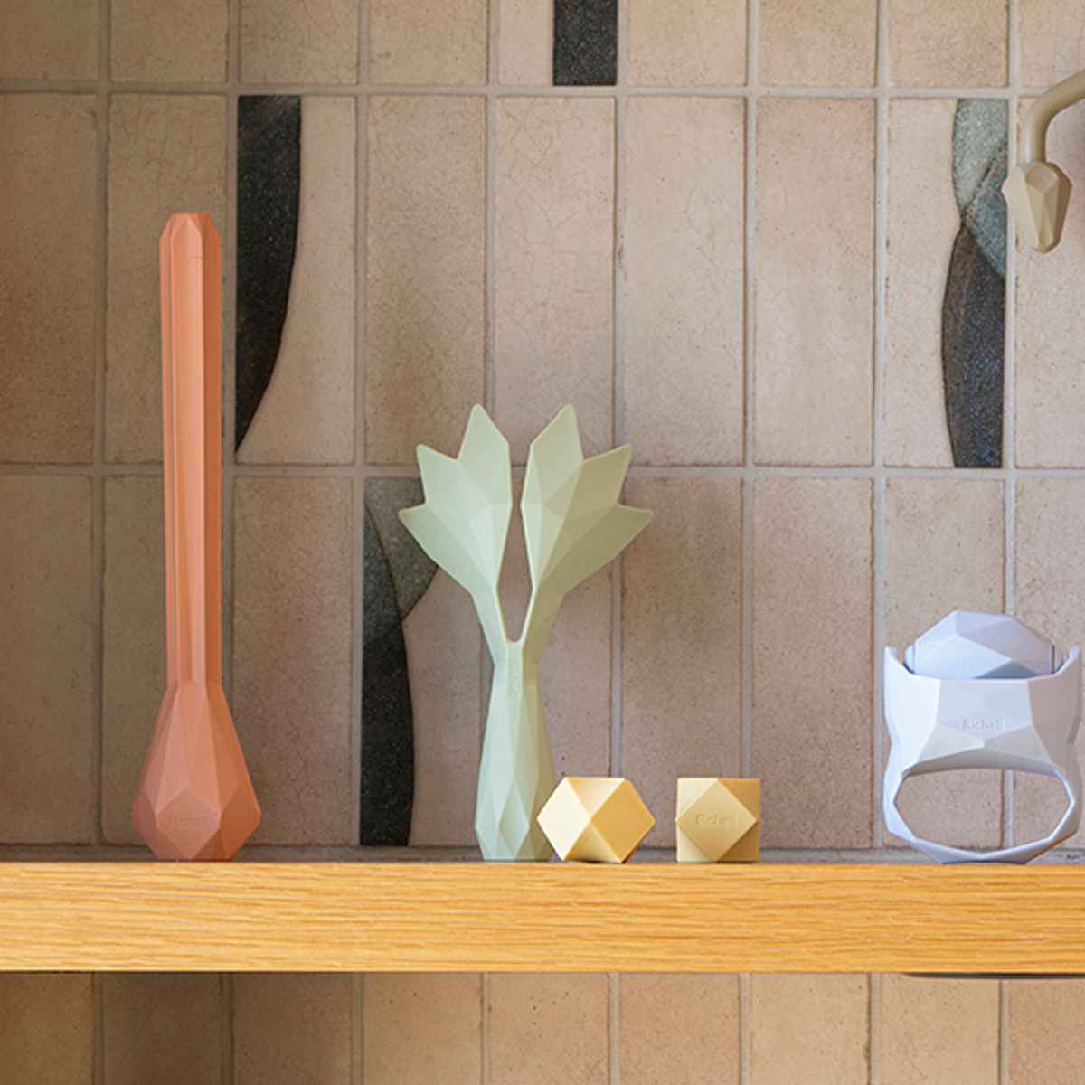 マッサージ器 キカケア ヘッドマッサージャー 頭皮ケア ( カッサ リフレッシャー マッサージグッズ セルフケア用品 シリコン ヘッドスパ 頭皮マッサージ リフレッシュ コンパクト 幾何学モチーフ おしゃれ 入浴 お風呂 自宅 )