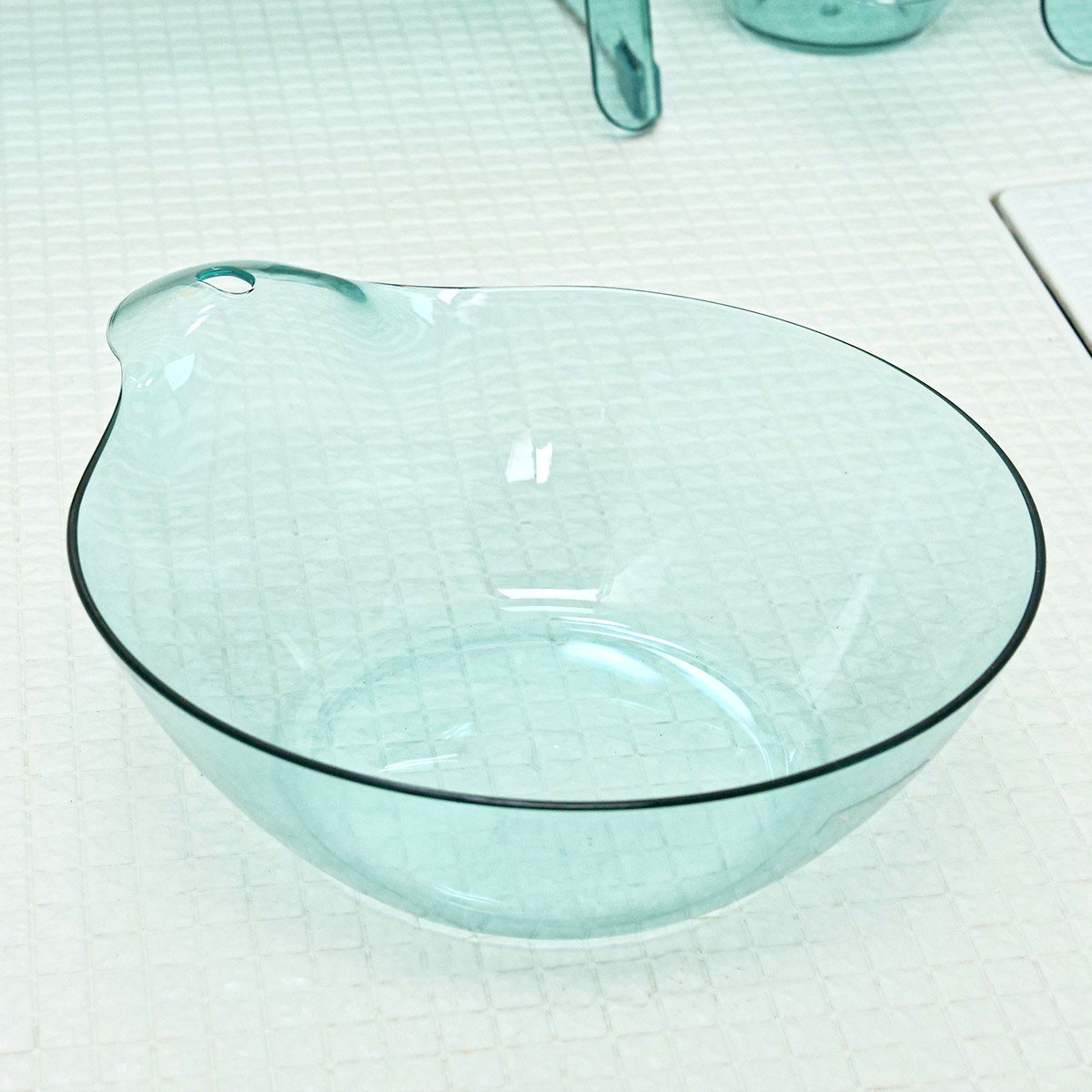 湯桶 karali カラリ ( 湯おけ 風呂おけ クリア 洗面器 風呂桶 透明 くすみカラー ウォッシュボール 速乾 通気性 かびにくい 壁掛け フック 軽い 丈夫 収納 ) 【モーヴピンク】 モーヴピンク