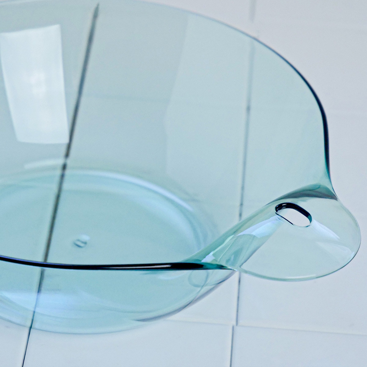 湯桶 karali カラリ ( 湯おけ 風呂おけ クリア 洗面器 風呂桶 透明 くすみカラー ウォッシュボール 速乾 通気性 かびにくい 壁掛け フック 軽い 丈夫 収納 ) 【モーヴピンク】 モーヴピンク