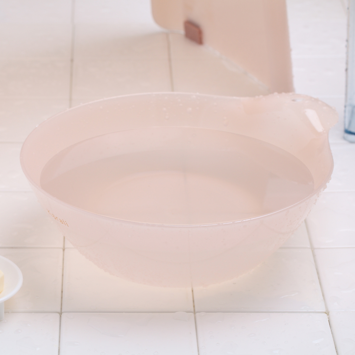 湯桶 karali カラリ ( 湯おけ 風呂おけ クリア 洗面器 風呂桶 透明 くすみカラー ウォッシュボール 速乾 通気性 かびにくい 壁掛け フック 軽い 丈夫 収納 ) 【モーヴピンク】 モーヴピンク
