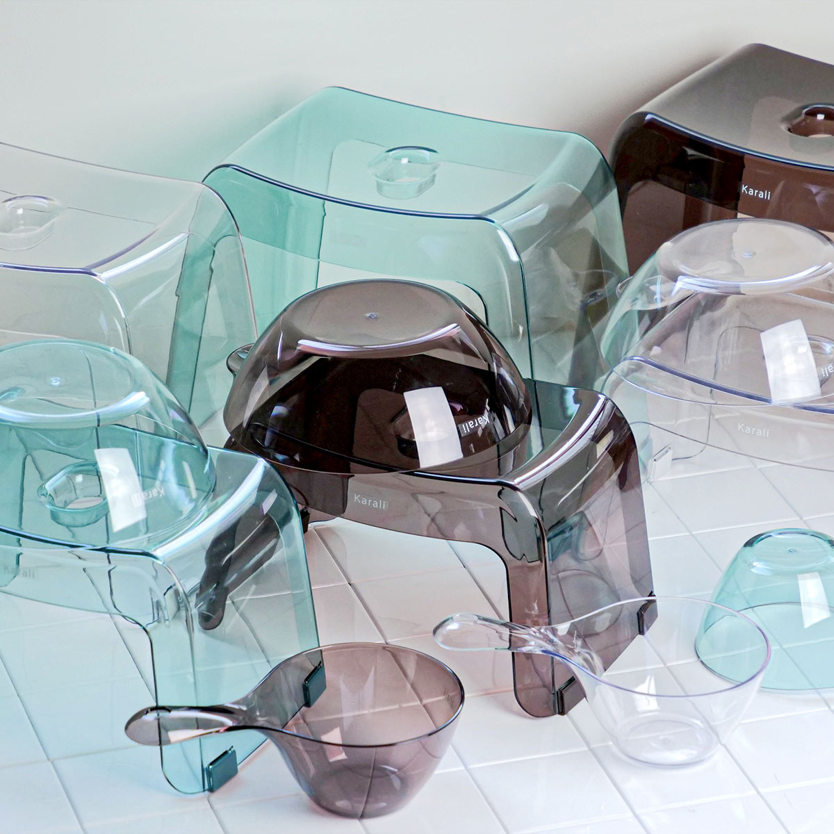 風呂椅子 カラリ karali 高さ30cm ( 風呂イス 風呂いす シャワーチェア バスチェア 腰かけ 30H 透明 くすみカラー 高さ 30cm 30 コの字 滑り止め すべり止め イス いす 椅子 風呂 お風呂 バス ) 【モーヴホワイト】 モーヴホワイト