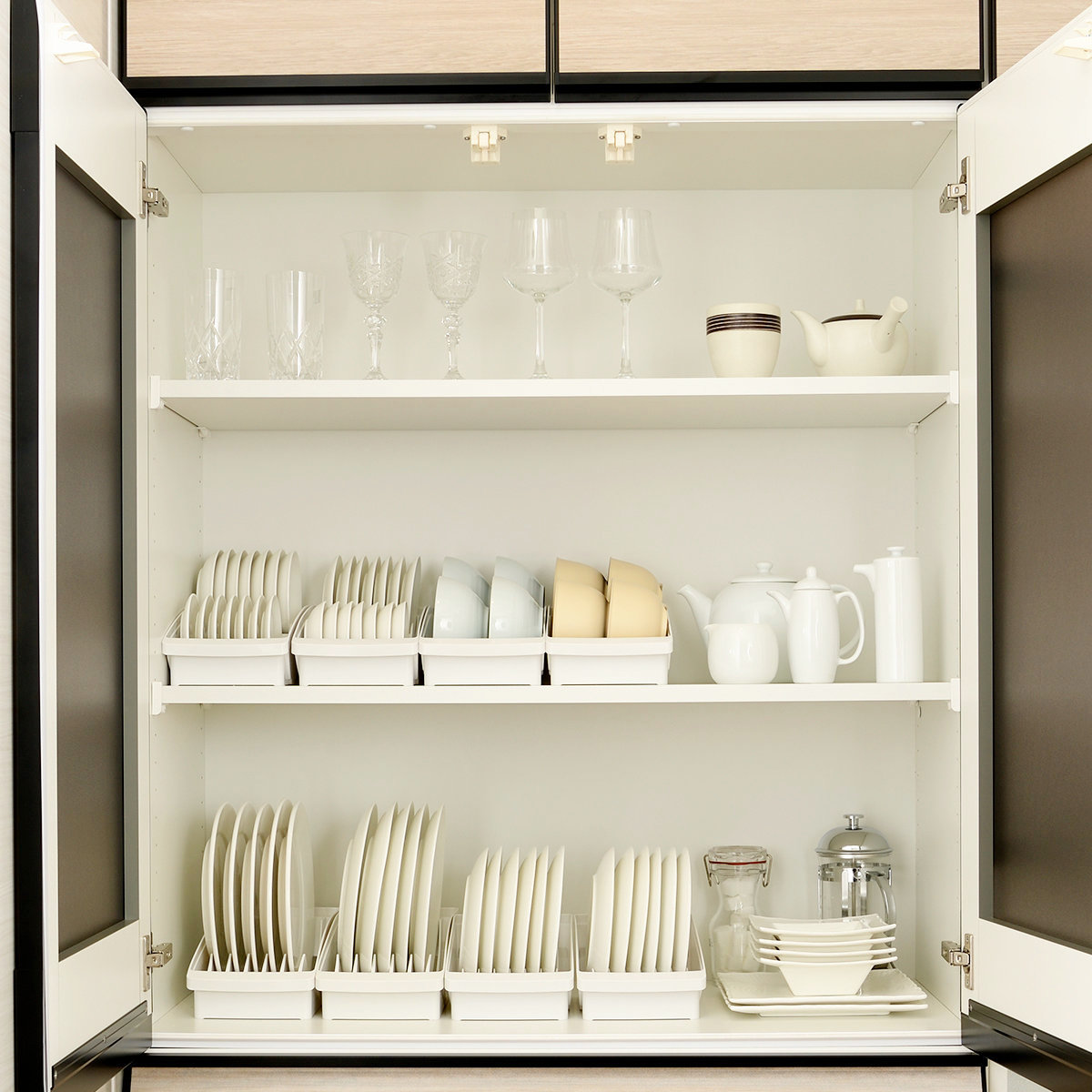 ディッシュラック 4点セット トトノ 棚置き用 ディッシュスタンド お椀スタンド ( totono お皿 収納 日本製 食器収納 食器立て 食器ラック 茶碗 食器 皿立て プレート お椀 立て 置き 整理 食器棚 食器棚収納 プラスチック セット ) 【ホワイト】 ホワイト