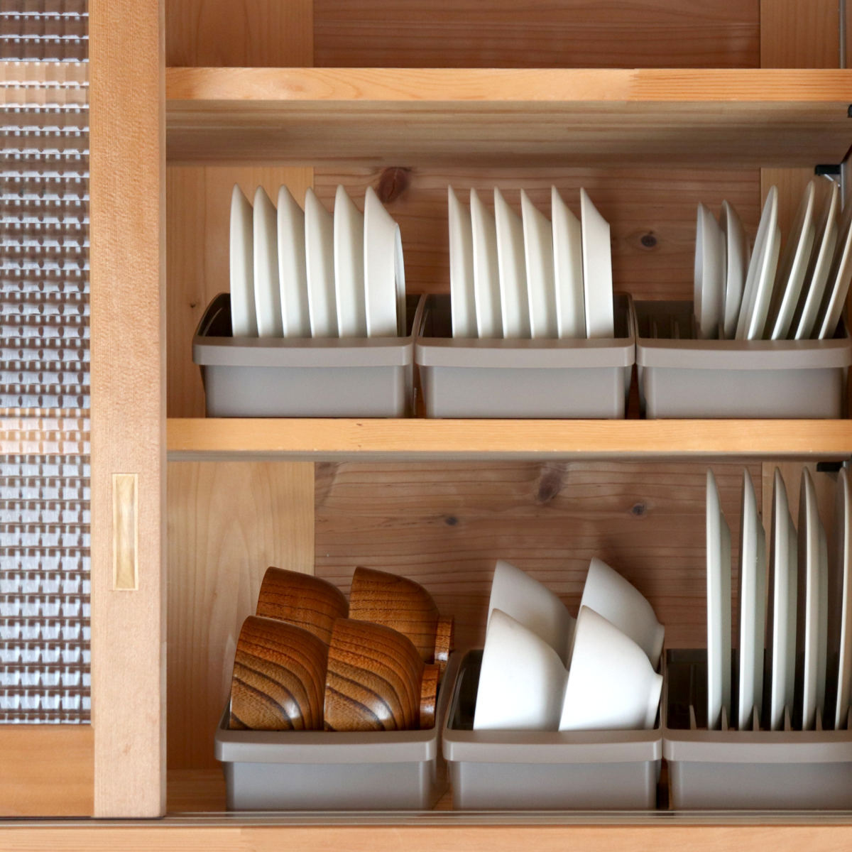 ディッシュラック 4点セット トトノ 棚置き用 ディッシュスタンド お椀スタンド ( totono お皿 収納 日本製 食器収納 食器立て 食器ラック 茶碗 食器 皿立て プレート お椀 立て 置き 整理 食器棚 食器棚収納 プラスチック セット ) 【ホワイト】 ホワイト