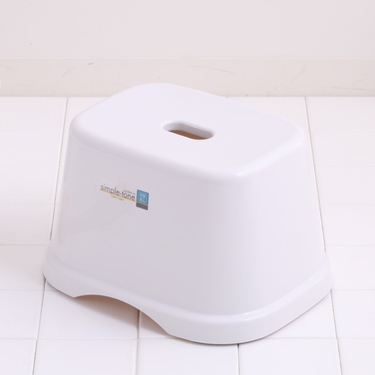 風呂椅子 シンプルトーン 座面高さ 18cm 日本製 ( 風呂いす お風呂 腰かけ イス 座面高18 入浴 抗菌 抗菌加工 銀イオン バスグッズ 椅子 ホワイト ブルー シンプル ) 【ホワイト】 ホワイト