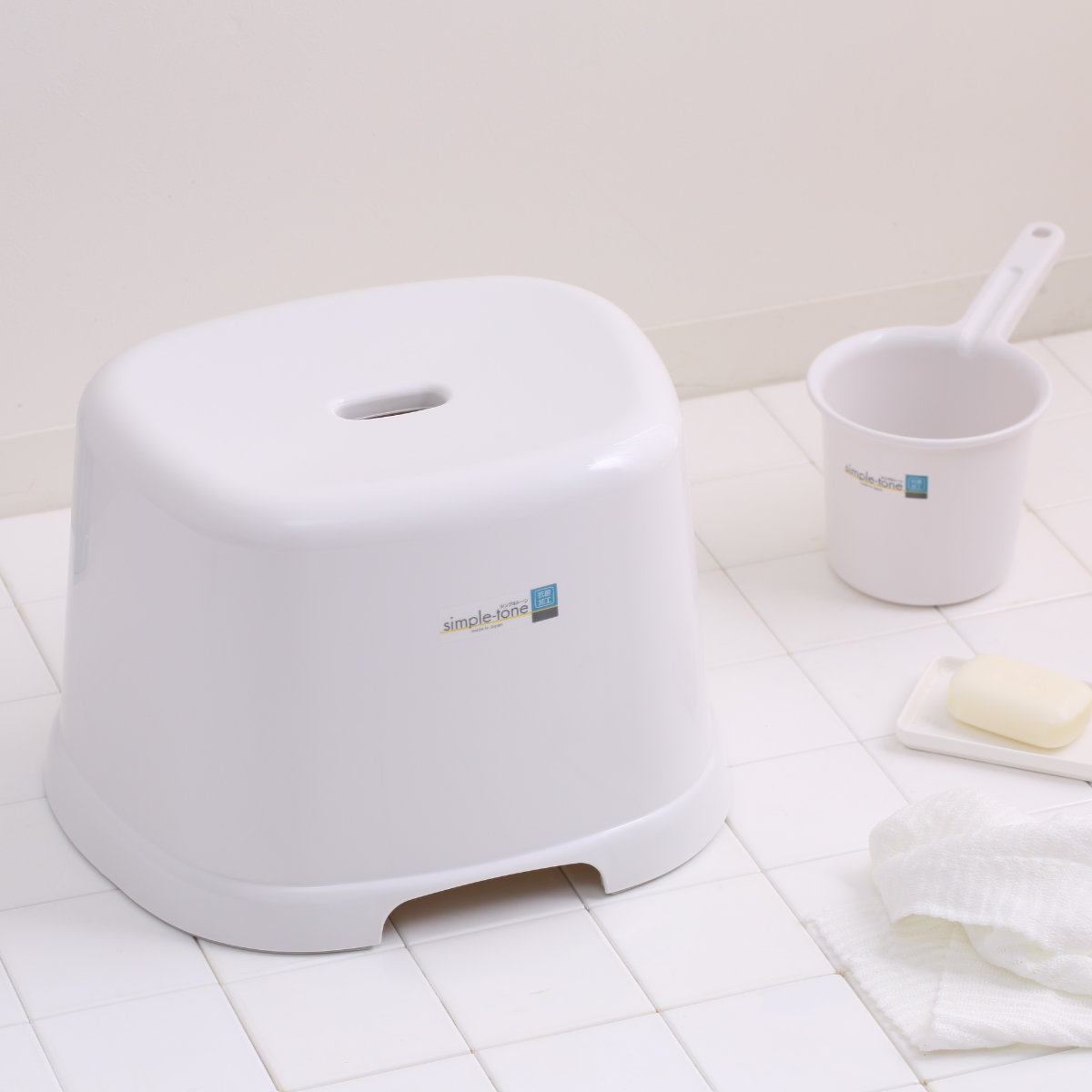 風呂椅子 シンプルトーン 座面高さ 25cm 日本製 ( 風呂いす お風呂 腰かけ イス 座面高25 入浴 抗菌 抗菌加工 銀イオン バスグッズ 椅子 ホワイト ブルー シンプル ) 【ブルー】 ブルー