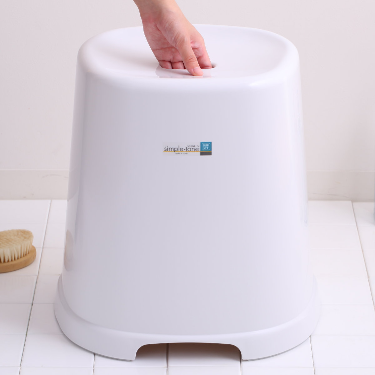 風呂椅子 シンプルトーン 座面高さ 40cm 日本製 ( 風呂いす お風呂 腰かけ イス 座面高40 入浴 抗菌 抗菌加工 銀イオン バスグッズ 椅子 ホワイト ブルー シンプル ) 【ホワイト】 ホワイト