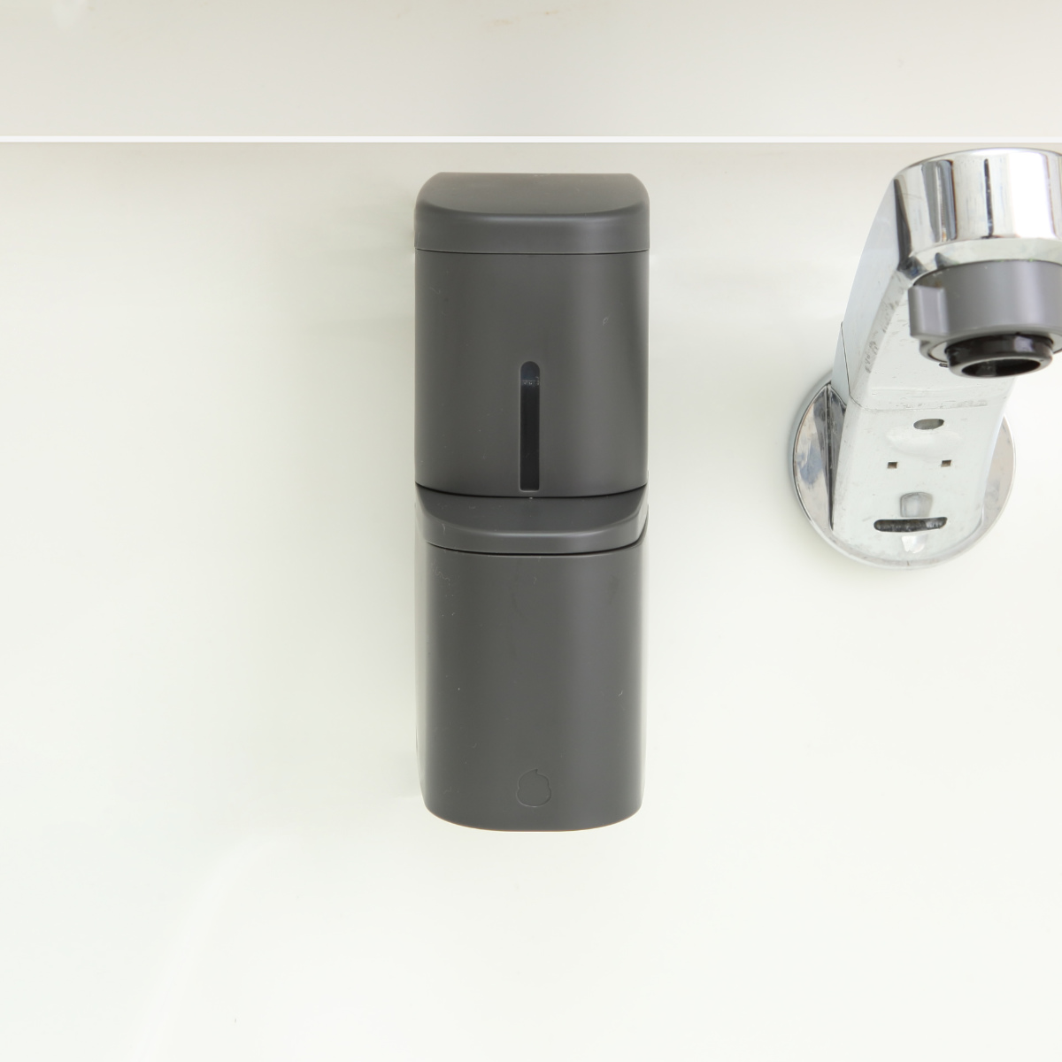 ディスペンサー 250ml 泡タイプ シールフックタイプ ホバー ( 泡 ソープディスペンサー 詰め替えボトル ソープボトル 壁面 詰め替え プッシュ 風呂 壁付け シンプル ホワイト ダークグレー グレー ) 【ダークグレー】 ダークグレー