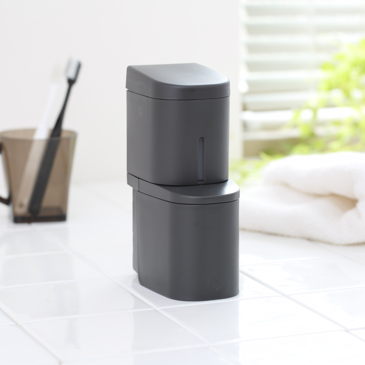 ディスペンサー 250ml 泡タイプ シールフックタイプ ホバー ( 泡 ソープディスペンサー 詰め替えボトル ソープボトル 壁面 詰め替え プッシュ 風呂 壁付け シンプル ホワイト ダークグレー グレー ) 【ダークグレー】 ダークグレー