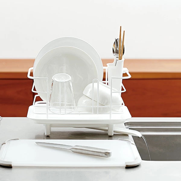 水切りラック ディッシュドレイナー ミニ リベラリスタ カトラリーポケット付き ( 水切りかご 水切りカゴ 水切りバスケット シンクサイド キッチン用品 コンパクト 水周り用品 洗い物 シンク回り スリム水切りかご 水切りセット ) 【レッド】 レッド