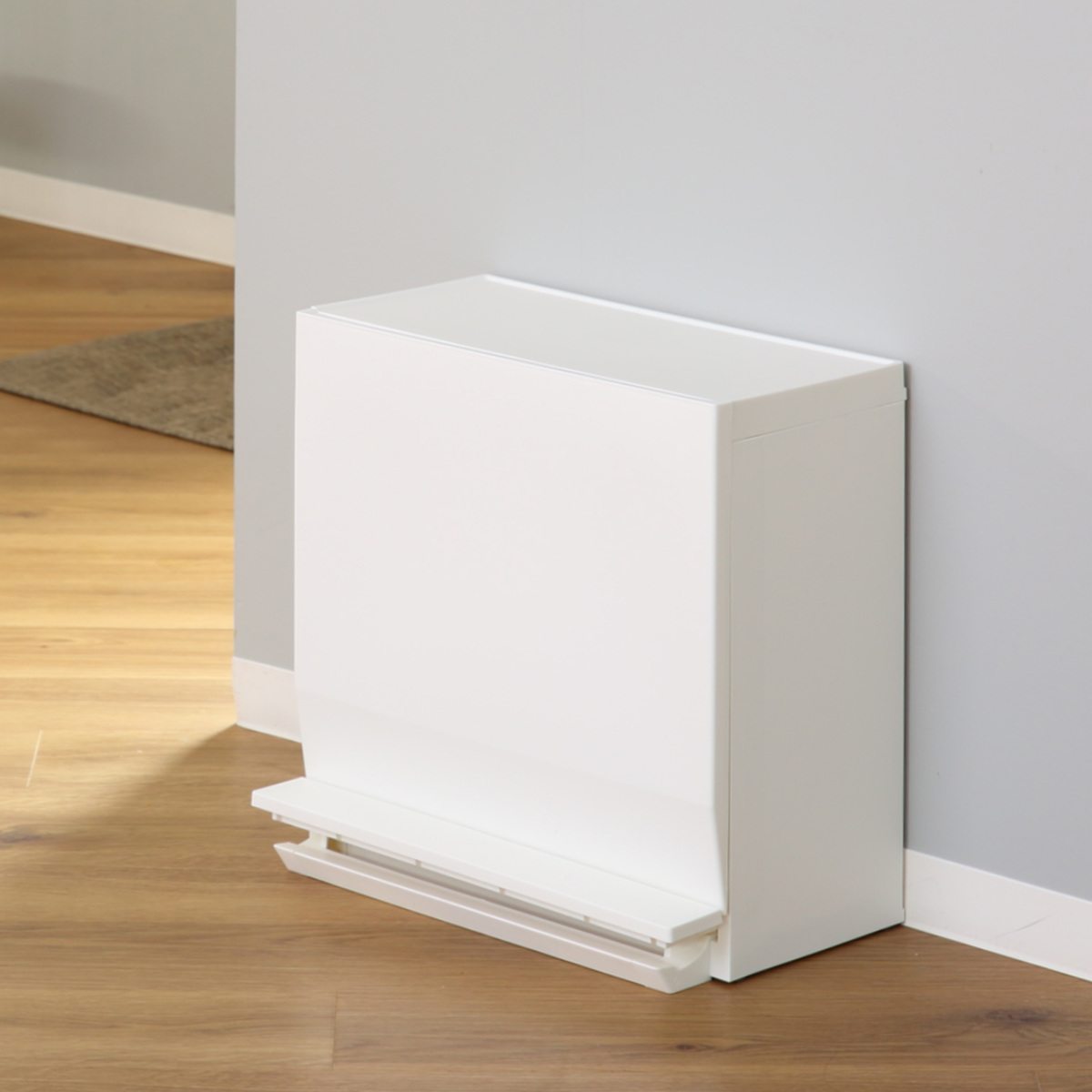 ゴミ箱 SOLOW 通路で使えるペダル分別ストッカー 22.5L 1段 ( ごみ箱 22.5リットル ソロウ ペダル式 フラップ式 ふた付き 分別 キャスター付き スリム 幅45 キッチン 角型 ホワイト ブラック シンプル 抗菌 ) 【ホワイト】 ホワイト