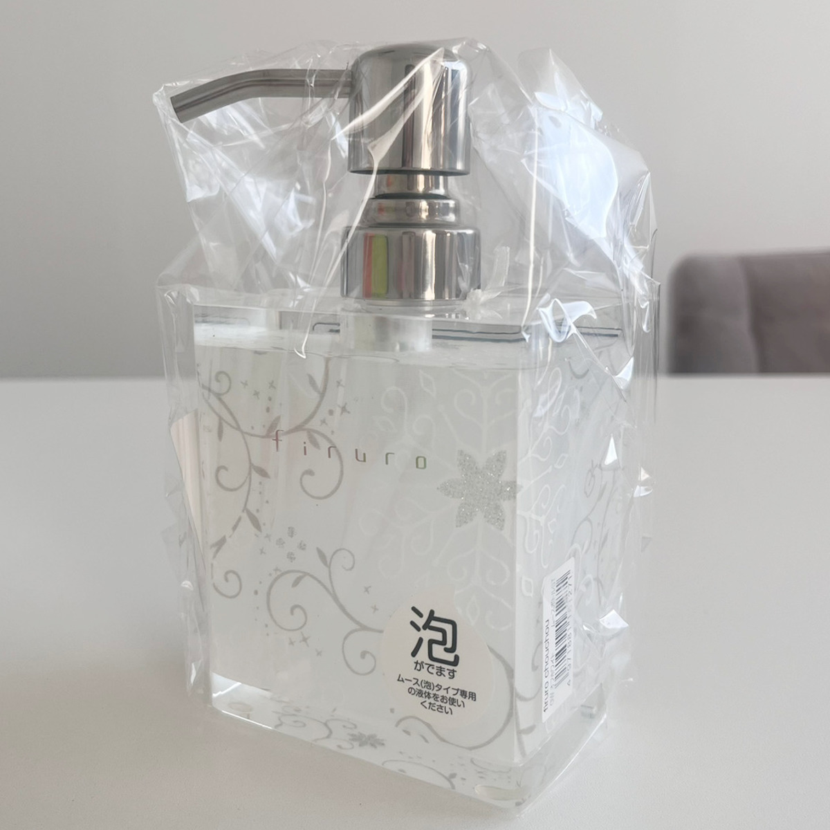 ソープディスペンサー 340ml 泡で出るタイプ フィルロ シュシュ ムースボトル ( ディスペンサーボトル 泡タイプ 泡用 詰め替え ボトル 泡せっけん お風呂 詰め替え容器 ボディソープ ハンドソープ 石けん 洗面 バス用品 おしゃれ ) 【ペールブルー】 ペールブルー