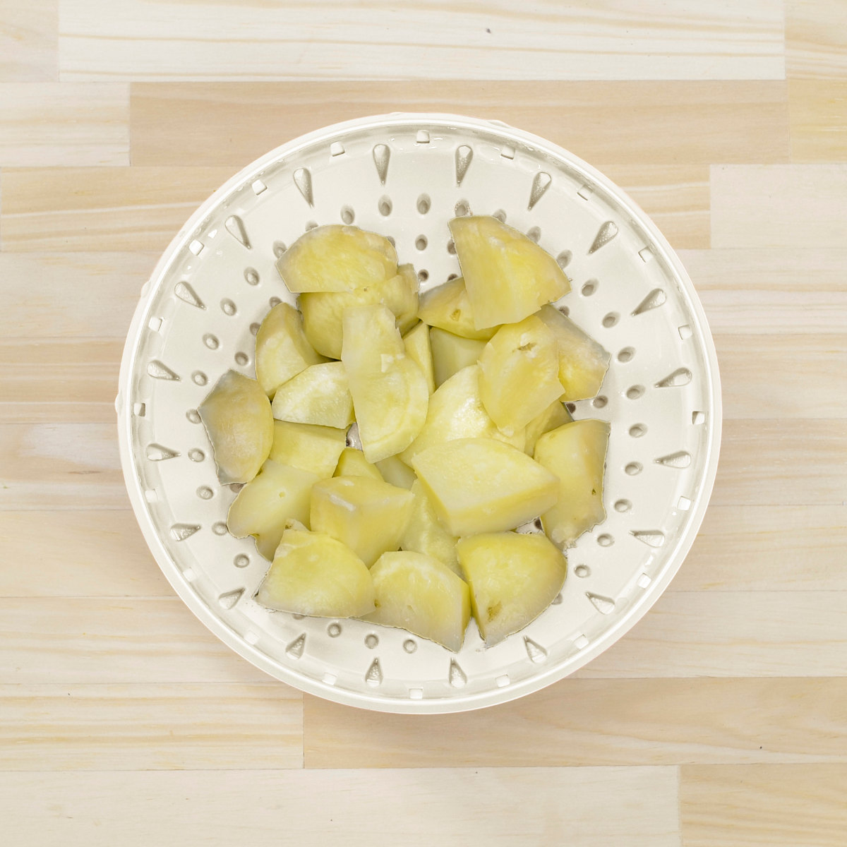 ザル・ボール 3点セット Lサイズ リベラリスタ ボールコランダーセットL フタ付き ( 食洗機対応 電子レンジ対応 ボウル ザル コランダー 耐熱ボウル ボール ざる 水切りザル 水切り 湯切り 下ごしらえ 蓋付き ふた付き ) 【ホワイト】 ホワイト