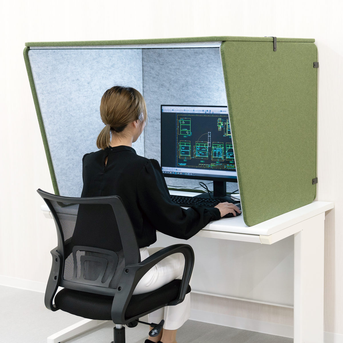 デスクパーテーション 幅100.5cm ワイド デスクブース REMUTE 日本製 ( パーテーション 卓上 デスク 仕切り リモートワーク 衝立 パーティション 吸音 机上 目隠し テレワーク Web会議 在宅勤務 雑音 騒音 軽減 組立 オフィス 自宅 ) 【ライトグレー】 ライトグレー