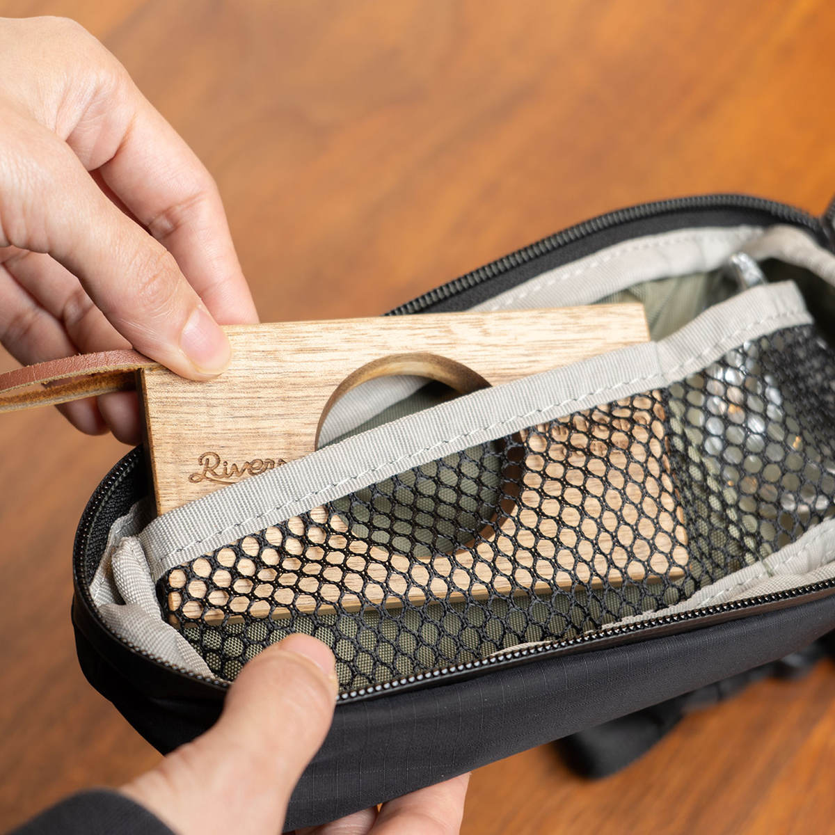 Rivers リバーズ コーヒードリッパーホルダー-ポンド3 ( ドリッパー用 ホルダー 木製 天然木 レザーストラップ おしゃれ シンプル 持ち運び アウトドア キャンプ )