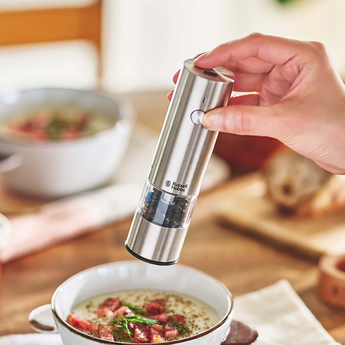 Russell Hobbs 充電式 電動ミル ソルト&ペッパー ミニ 木台付き スパイスミル ( ラッセルホブス ミル USB ソルトミル ペッパーミル ワンプッシュ セラミック刃 ウッドスタンド付き 胡椒 岩塩 キャップ付き ) 【シルバー】 シルバー