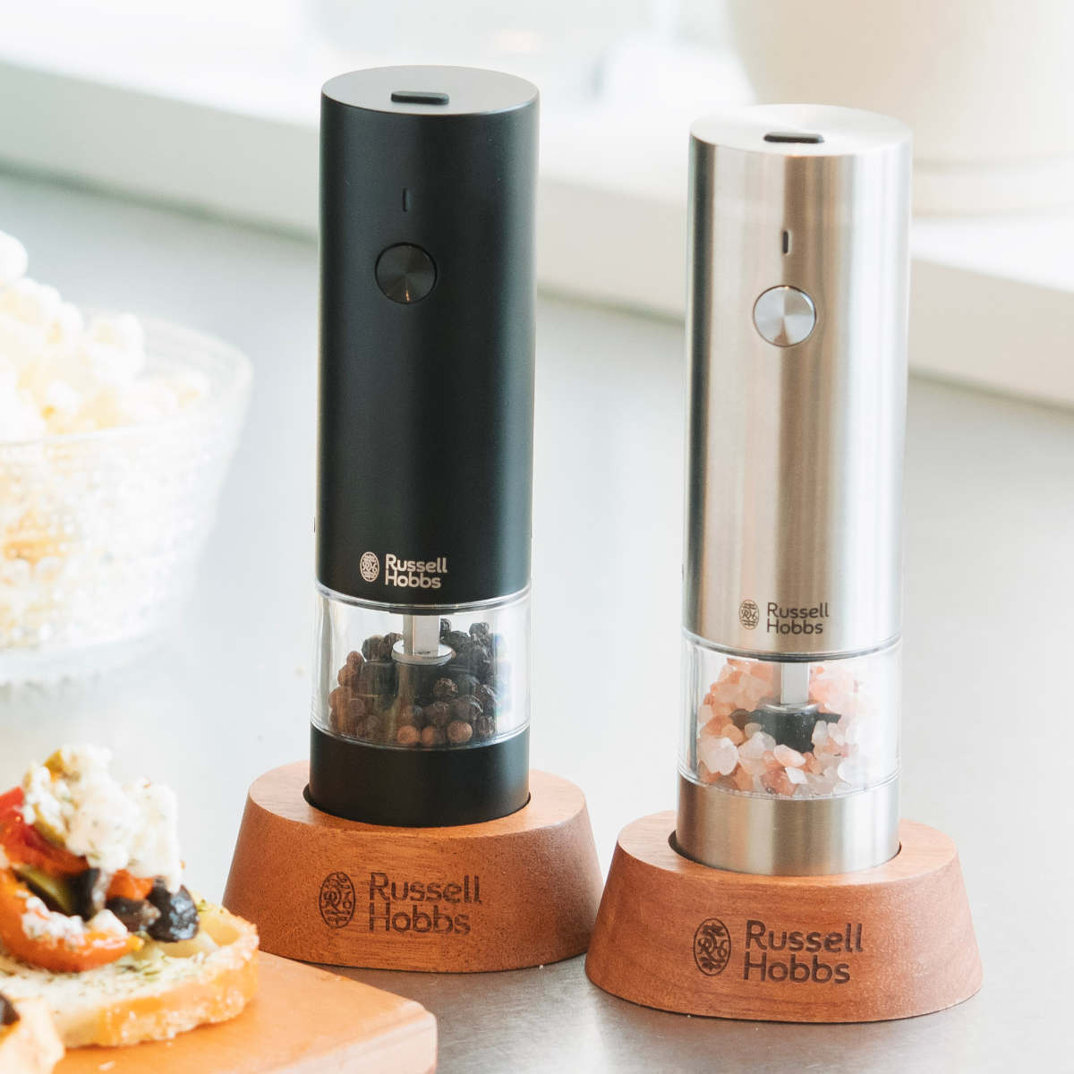 Russell Hobbs 充電式 電動ミル ソルト&ペッパー ミニ 木台付き スパイスミル ( ラッセルホブス ミル USB ソルトミル ペッパーミル ワンプッシュ セラミック刃 ウッドスタンド付き 胡椒 岩塩 キャップ付き ) 【シルバー】 シルバー