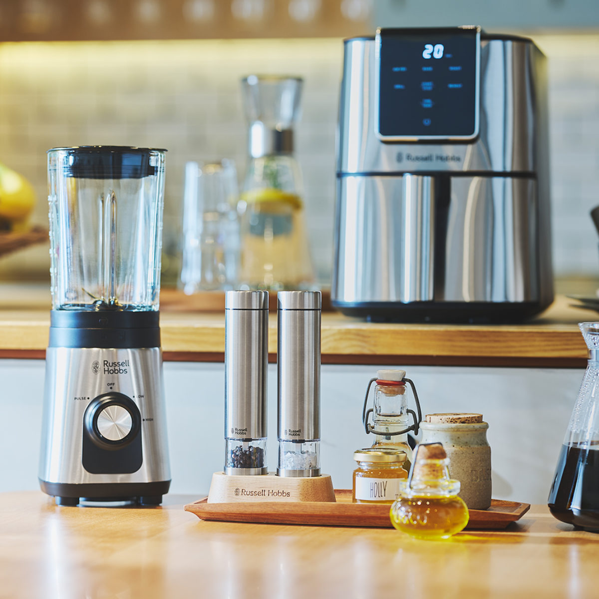 Russell Hobbs 電動ミル ミニ 2本セット 木製スタンド付き ソルト&ペッパーミル ( ラッセルホブス ミル 2個 電池式 ソルトミル ワンプッシュ セラミック刃 ウッドスタンド付き 小さめ 胡椒 岩塩 ) 【ブラック】 ブラック