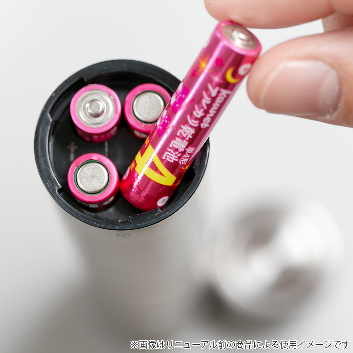 Russell Hobbs 電動ミル ミニ 2本セット 木製スタンド付き ソルト&ペッパーミル ( ラッセルホブス ミル 2個 電池式 ソルトミル ワンプッシュ セラミック刃 ウッドスタンド付き 小さめ 胡椒 岩塩 ) 【ブラック】 ブラック