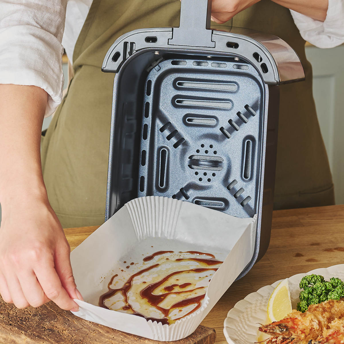 Russell Hobbs エアフライオーブン 4L ノンフライヤー 電気フライヤー ( ラッセルホブス Air Fry Oven エアフライヤー ノンオイル 油を使わない 低カロリー 揚げ物 レシピ付 時短調理 簡単調理 ほったらかし シルバー )