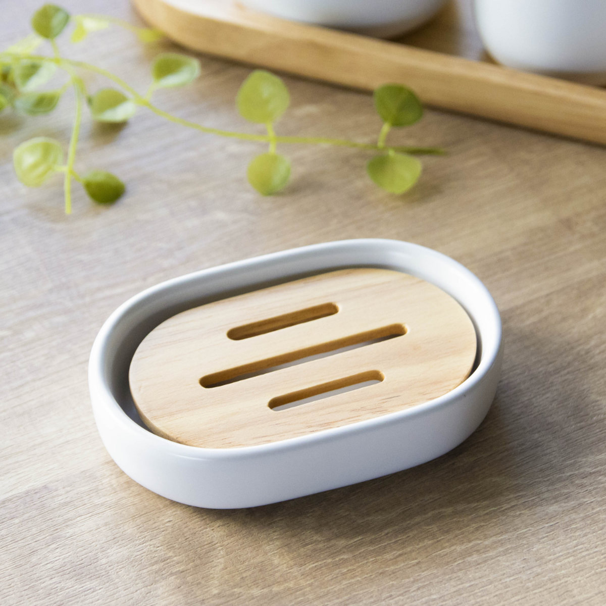 ソープディッシュ SALUS ナチュラル （ セイラス 石鹸トレー ソープトレイ 石けん置き 石鹸 お風呂 洗面 石けん皿 固形石鹸 石鹸置き 手洗い 洗顔 石けん ホワイト シンプル ）