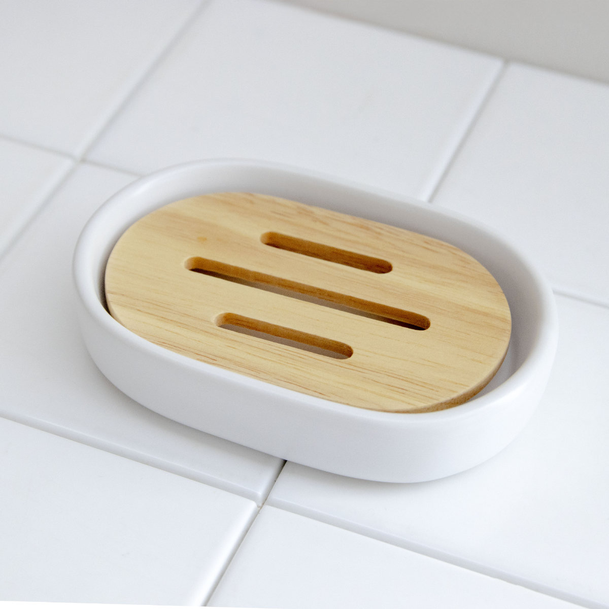 ソープディッシュ SALUS ナチュラル ( セイラス 石鹸トレー ソープトレイ 石けん置き 石鹸 お風呂 洗面 石けん皿 固形石鹸 石鹸置き 手洗い 洗顔 石けん ホワイト シンプル )