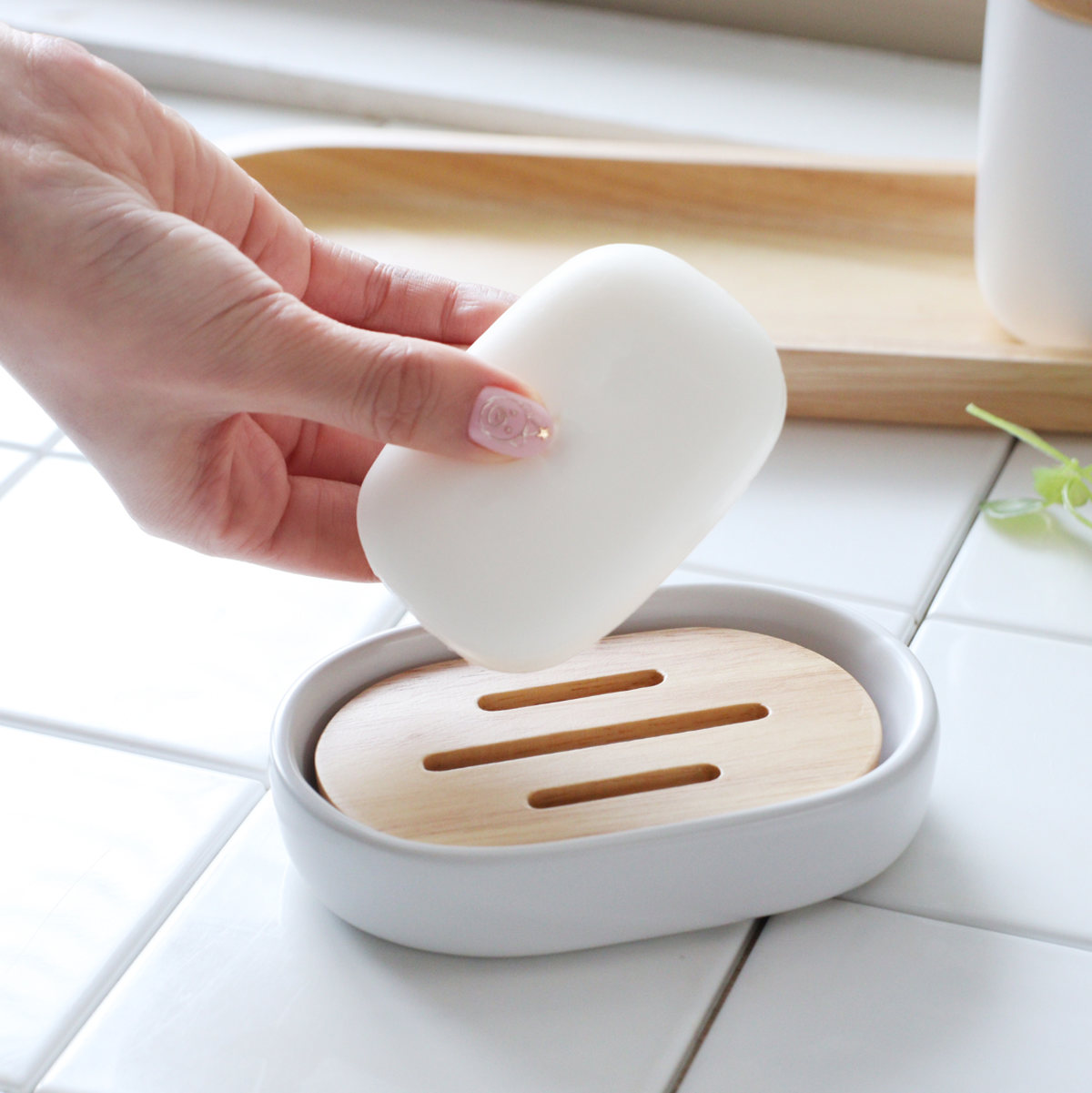 ソープディッシュ SALUS ナチュラル ( セイラス 石鹸トレー ソープトレイ 石けん置き 石鹸 お風呂 洗面 石けん皿 固形石鹸 石鹸置き 手洗い 洗顔 石けん ホワイト シンプル )