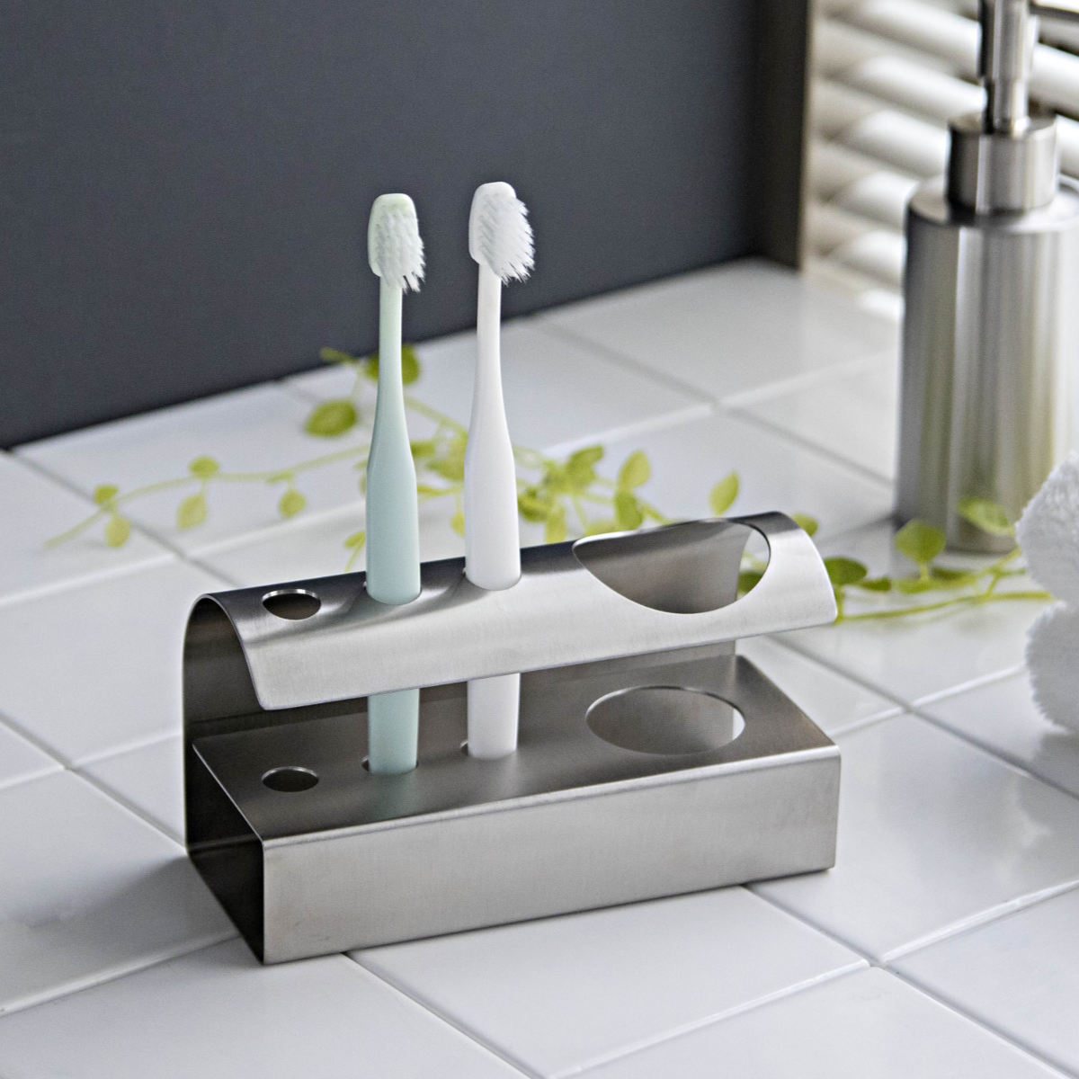 歯ブラシスタンド トゥースケアラック SALUS ステンレス マトリス （ セイラス 歯ブラシホルダー 洗面用品 歯ブラシ立て 歯磨き 洗面所収納 デンタル用品 歯磨き入れ 歯ブラシ シンプル ）