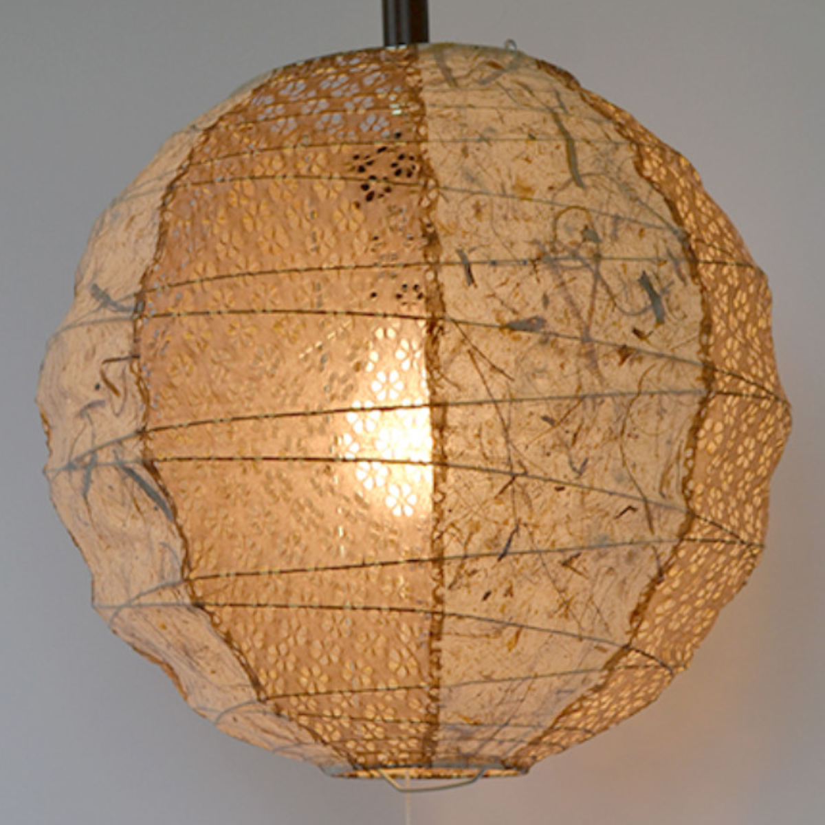 ペンダントライト 1灯 25cm 提灯 ツインバナナ 和紙照明 日本製 彩光デザイン ( 照明 天井 和風照明 丸 吊り下げ 1灯式 照明器具 1灯ペンダント LED 電気 ペンダント照明 インテリア シーリングライト )