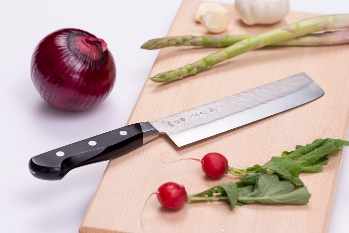 堺刀司　菜切包丁　青鋼　165mm 菜切包丁 16cm 青鋼鍛造本割込 堺刀司 日本製 – ハウジー