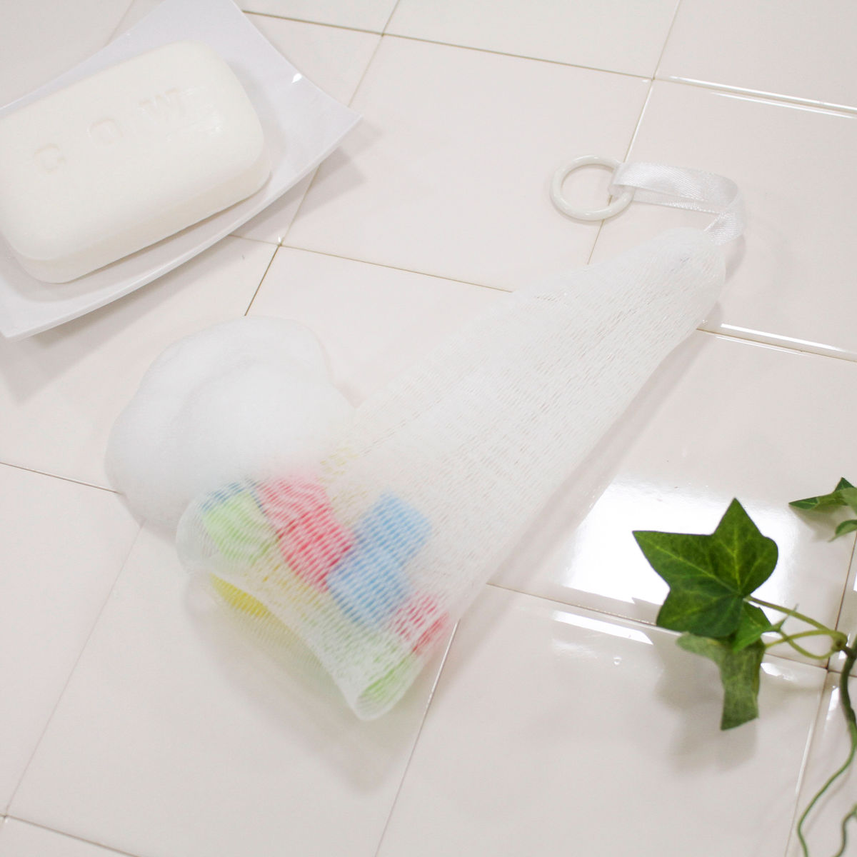 洗顔ネット 泡立ちスポンジ入 泡立てネット ( フェイススポンジ バス用品 泡立てスポンジ 泡立て小物 洗面用品 洗面グッズ スキンケア )