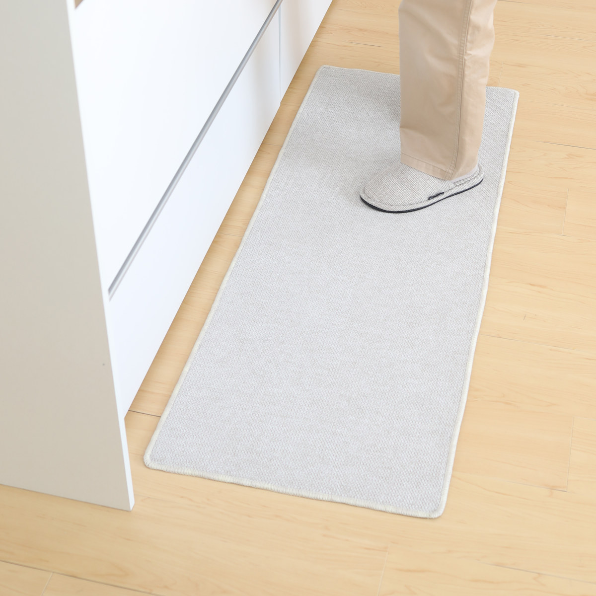 キッチンマット PallyPally 47×120cm 撥水加工 洗濯機可 ( マット キッチンラグ インテリアマット 台所マット 水に強い 洗える 薄手 マルチマット 玄関マット ラグマット 玄関 室内 ラグ 滑り止め加工 撥水 拭ける ひとり暮らし ) 【グレー】 グレー