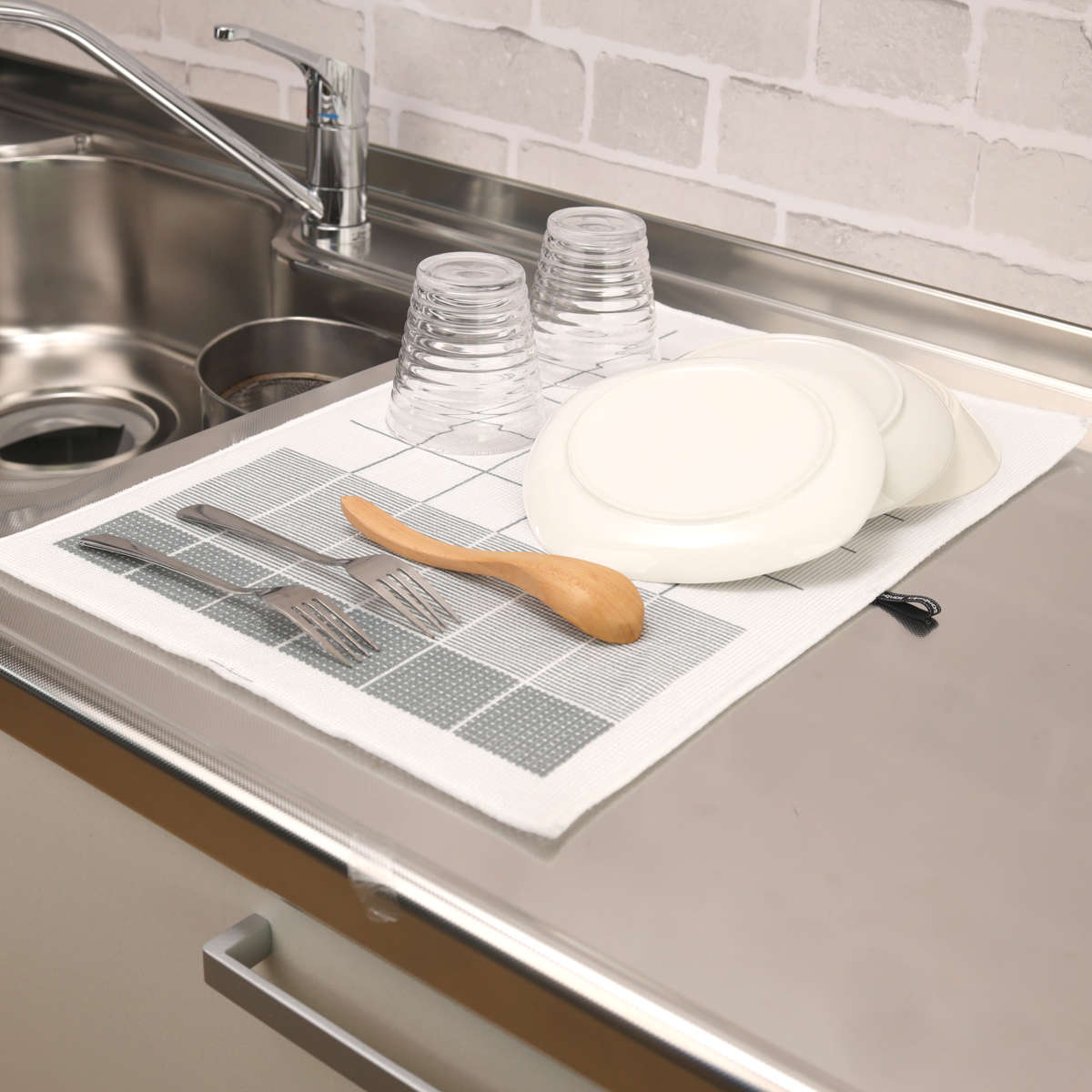 水切りマット 食器乾燥マット 33×50cm 速乾 ( 吸水マット 吸水水切りマット 水切り用マット ディッシュマット 吸水 2層 キッチン用吸水マット キッチンマット ドライマット ドライングマット 乾燥 水切り 大判 水切り用品 ) 【ライトブルー】 ライトブルー