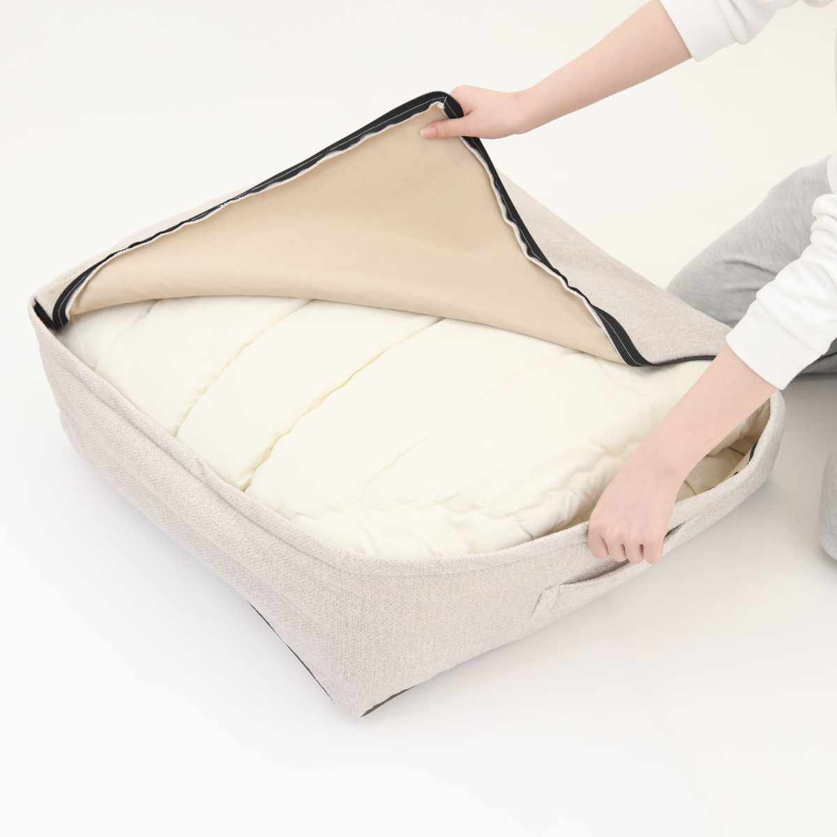 布団収納袋 クッションになる収納袋 Pally 60×60×20cm ( 収納 布団 布団収納 クッション カバー 収納袋 クッションになる 毛布 ブランケット 冬布団 こたつ布団 羽毛布団 シーズンオフ 衣替え ) 【アイボリー】 アイボリー