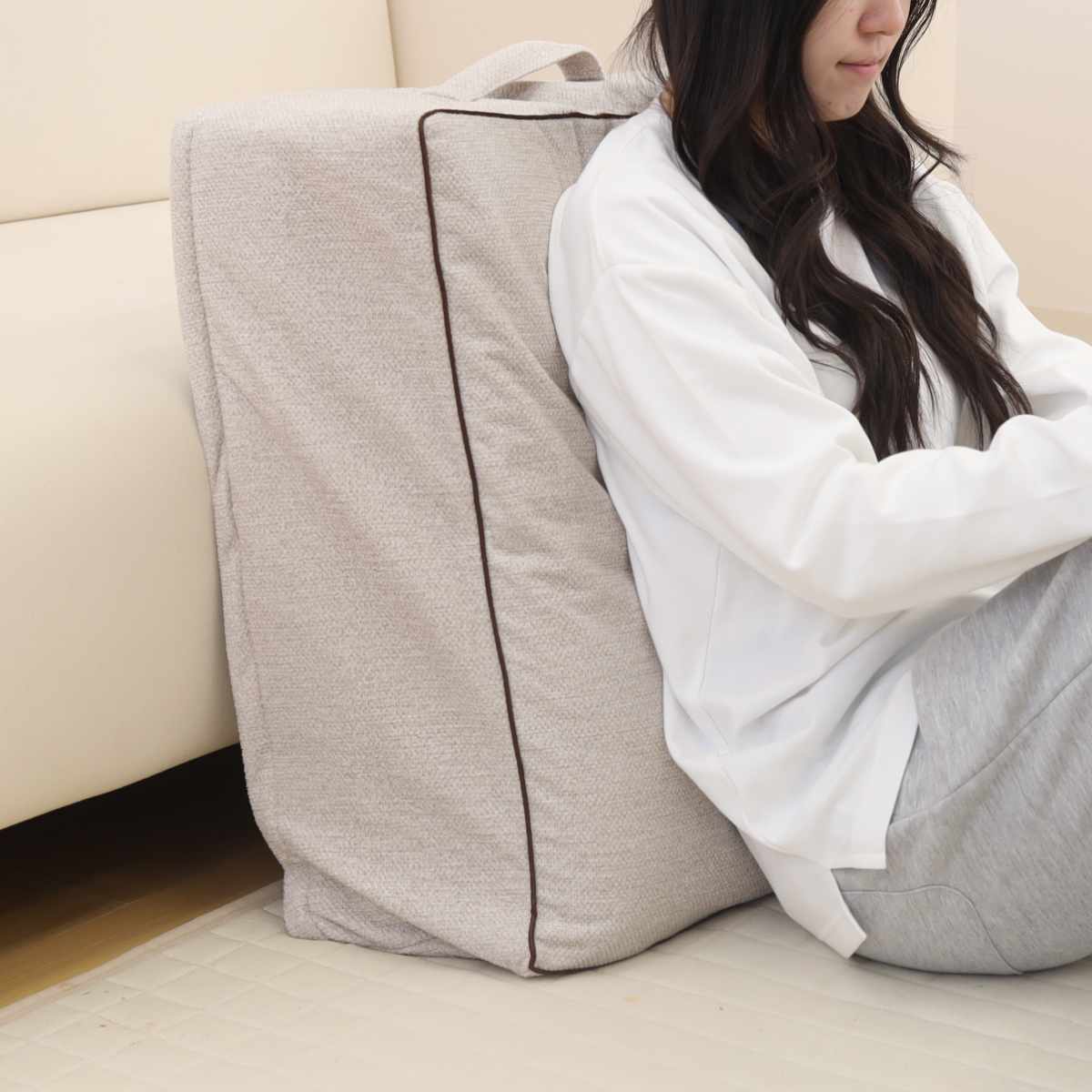 布団収納袋 クッションになる収納袋 Pally 60×60×20cm ( 収納 布団 布団収納 クッション カバー 収納袋 クッションになる 毛布 ブランケット 冬布団 こたつ布団 羽毛布団 シーズンオフ 衣替え ) 【アイボリー】 アイボリー