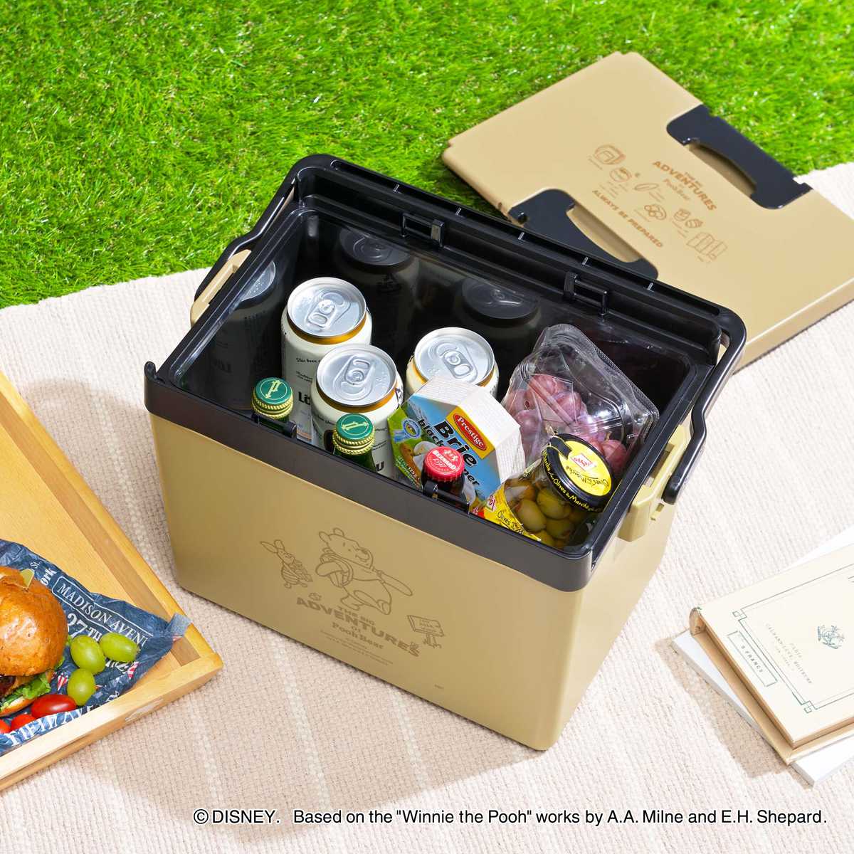 クーラーボックス 12L ディズニークールボックス2 ミッキー プーさん ( ディズニー Disney ミッキーマウス くまのプーさん 保冷 クーラーBOX 保冷ボックス キャンプ アウトドア ハンドル付き ショルダーベルト付き 日本製 ) 【アイボリー】 アイボリー