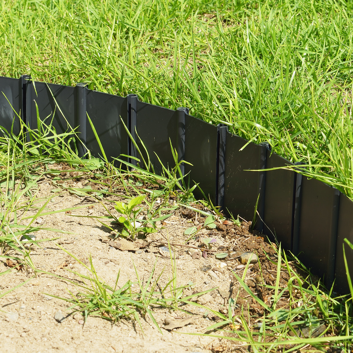 根止め 芝の根止め 35枚入り ( 根止め板 土留め 根止めストッパー 仕切り 間仕切り 連結可能 芝 園芸 ガーデニング 畑 菜園 花壇 植栽 土砂 流出防止 進入防止 簡単設置 角度調整 ポリプロピレン 日本製 )